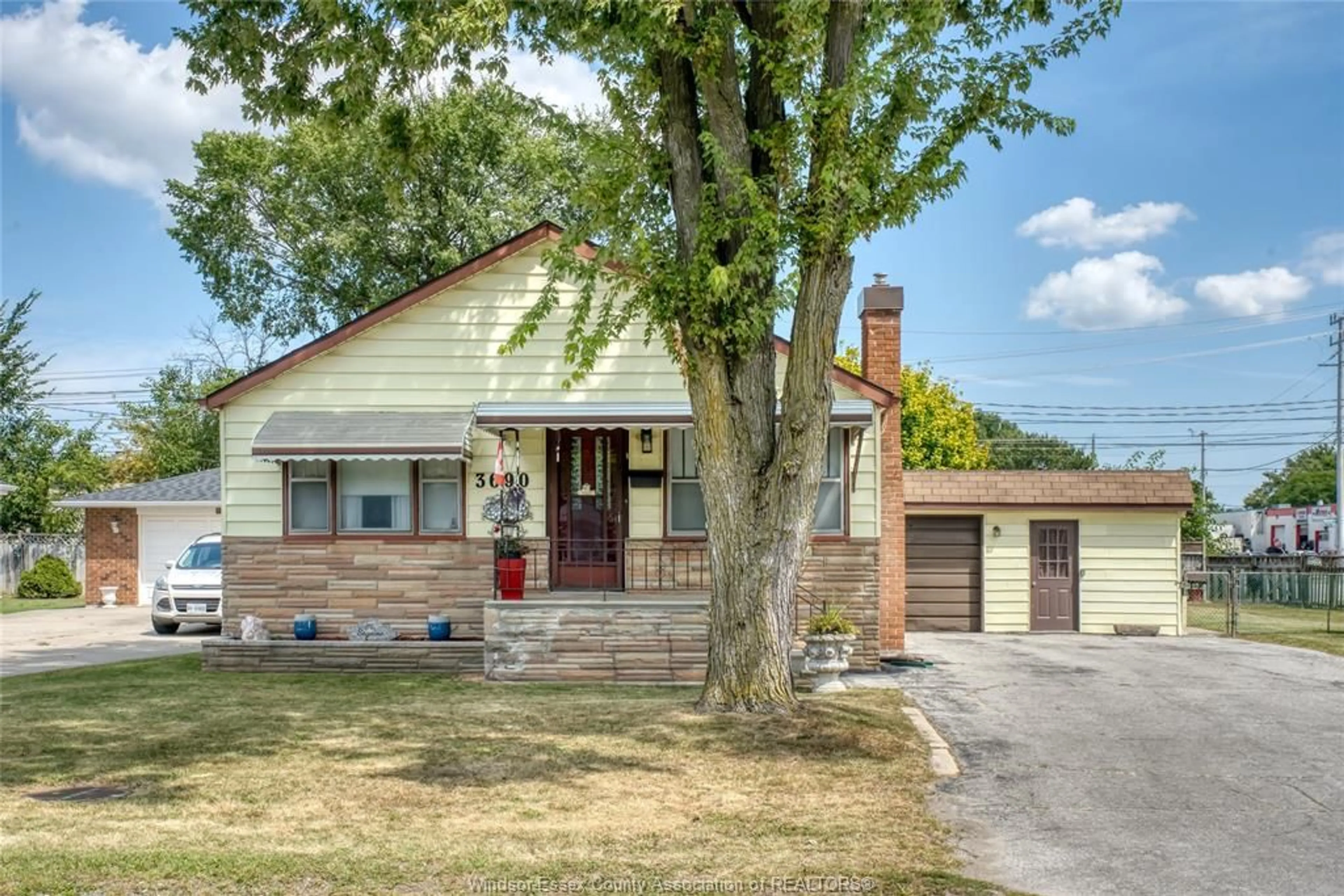 Home with brick exterior material, street for 3690 TURNER Rd, Windsor Ontario N8W 3N1