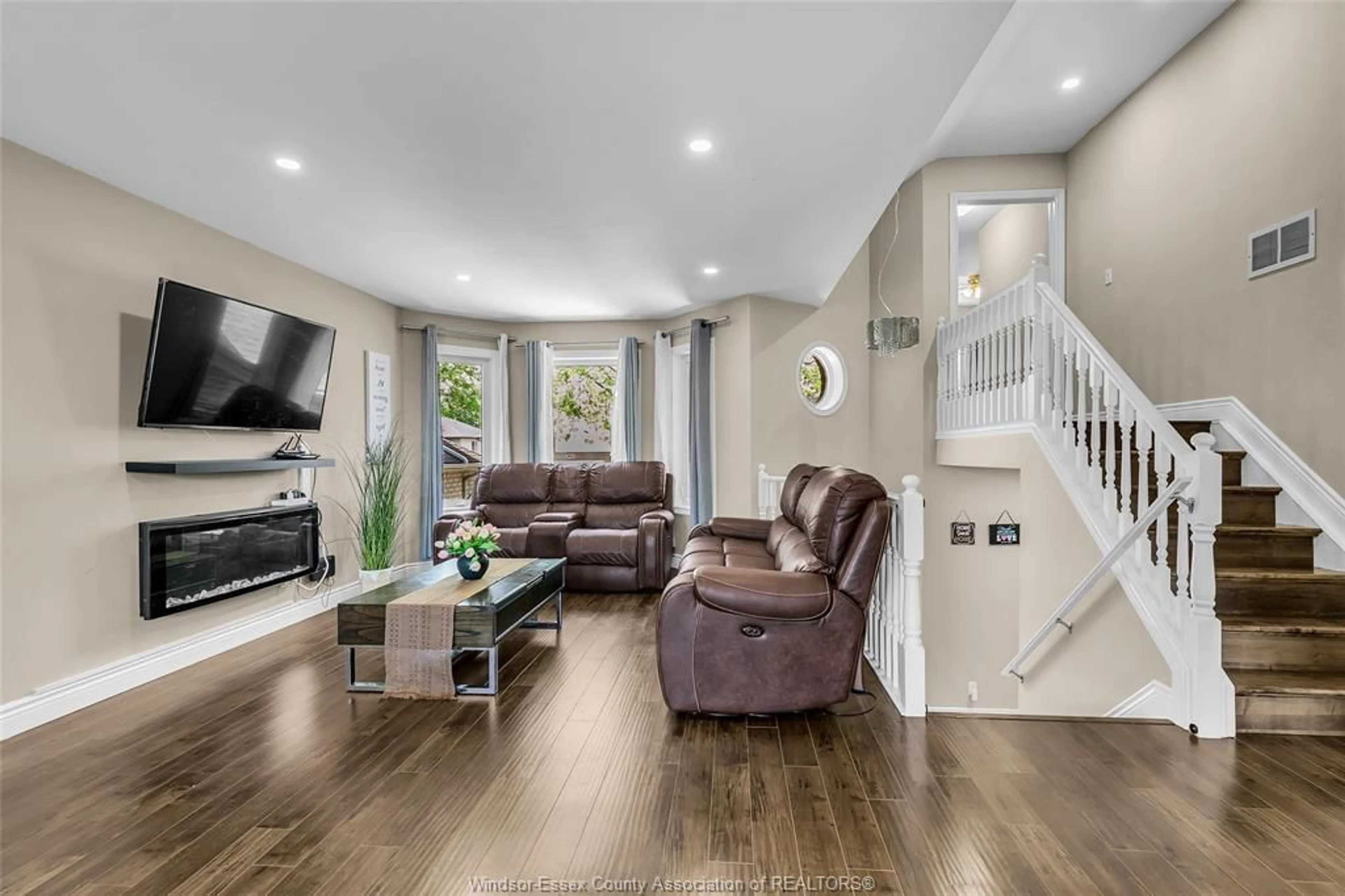 Living room with furniture, unknown for 992 WHISTLER, Windsor Ontario N8P 1L2
