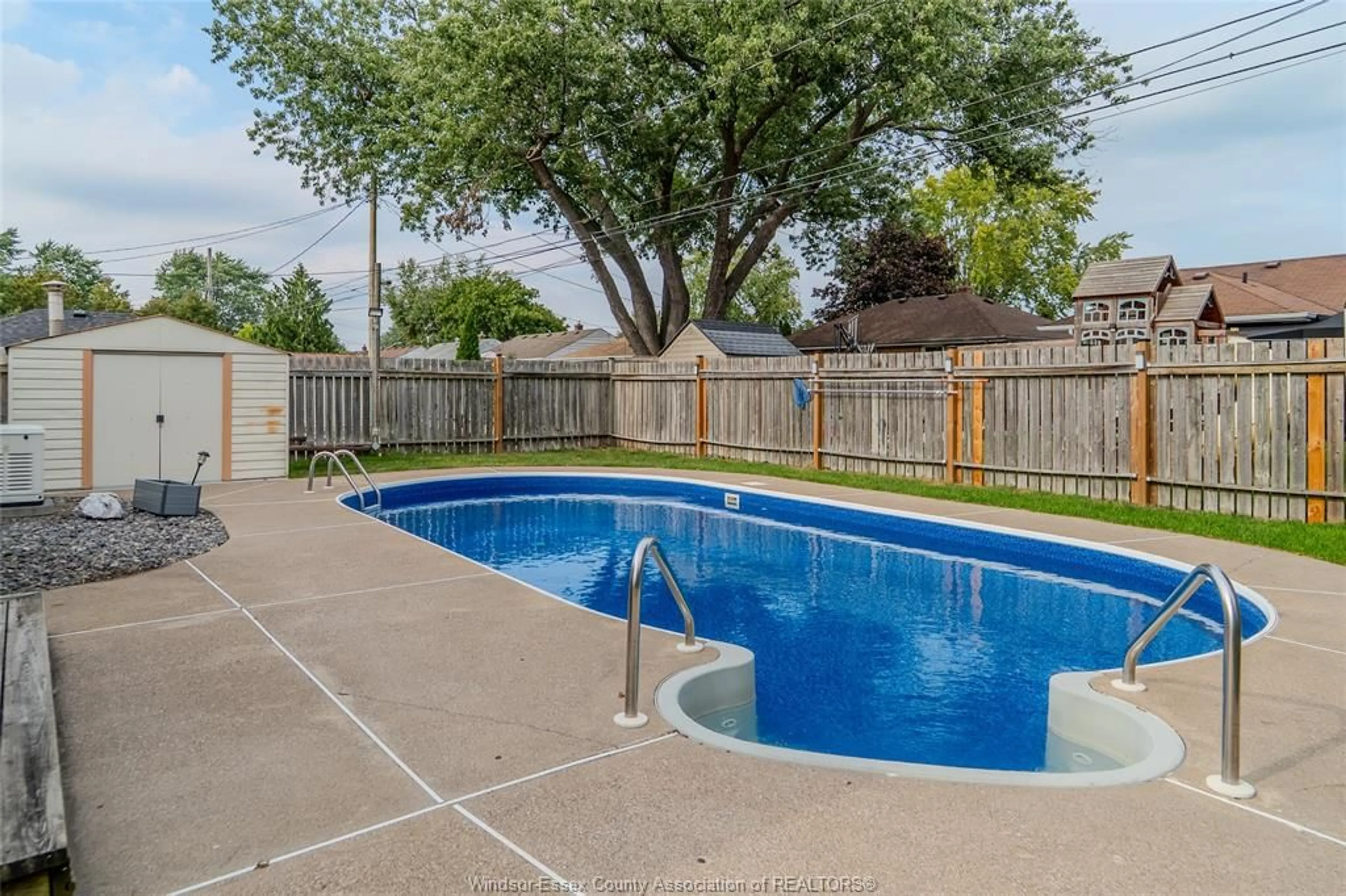 Pool for 468 Watson Ave, Windsor Ontario N8S 3S6