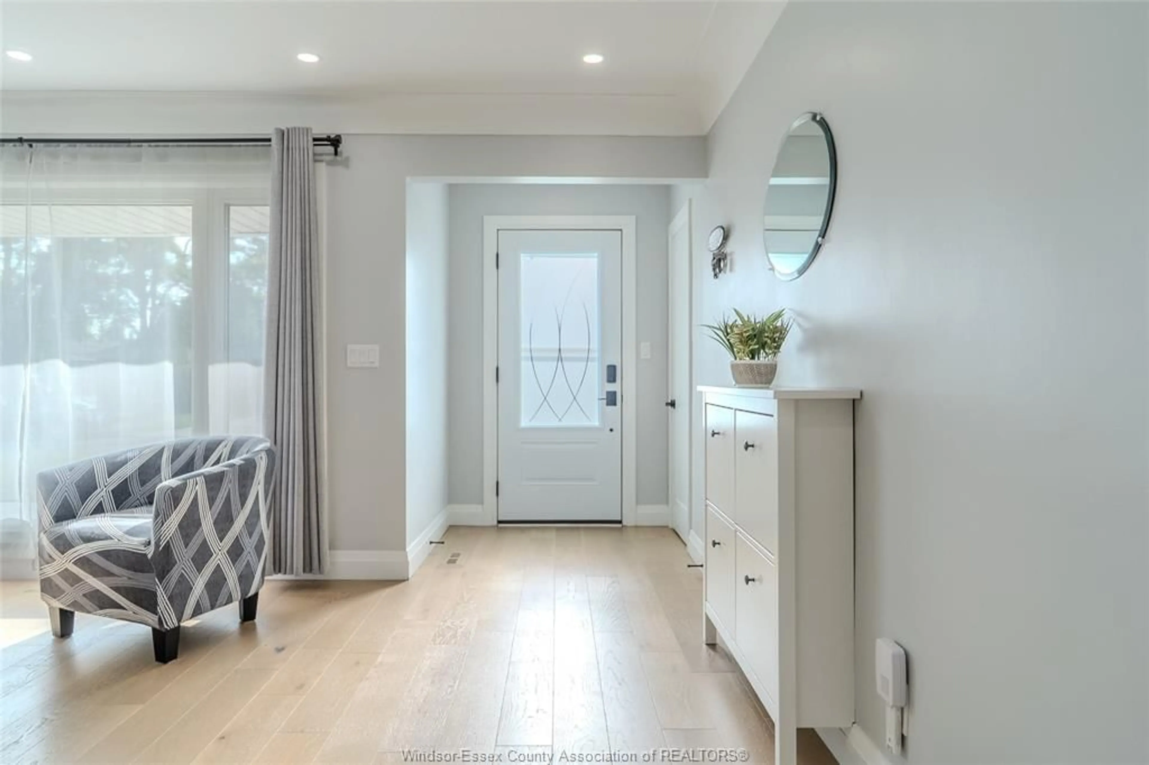 Indoor entryway for 468 Watson Ave, Windsor Ontario N8S 3S6