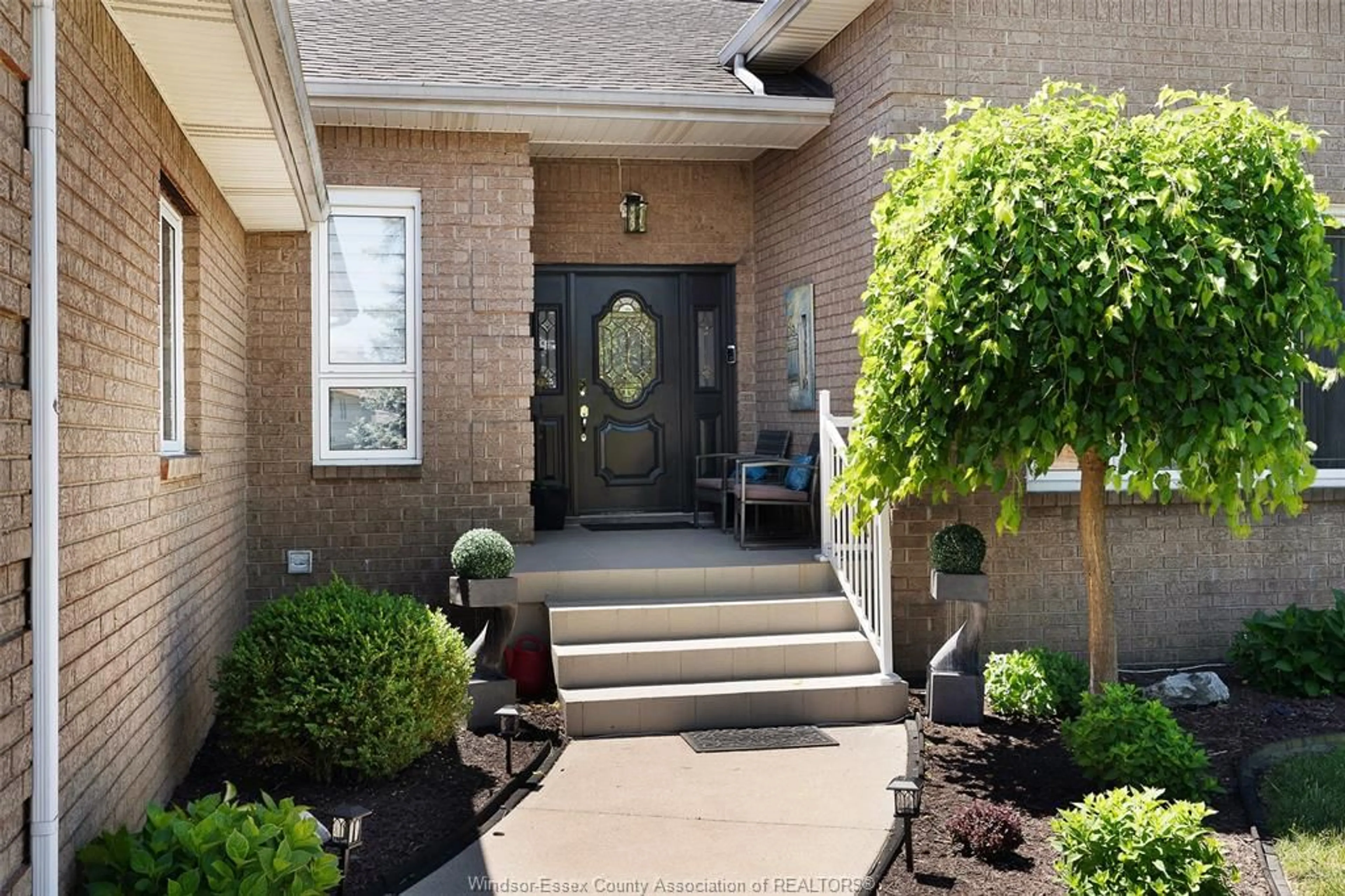 Indoor entryway for 12339 FUNARO Cres, Tecumseh Ontario N9K 1B2