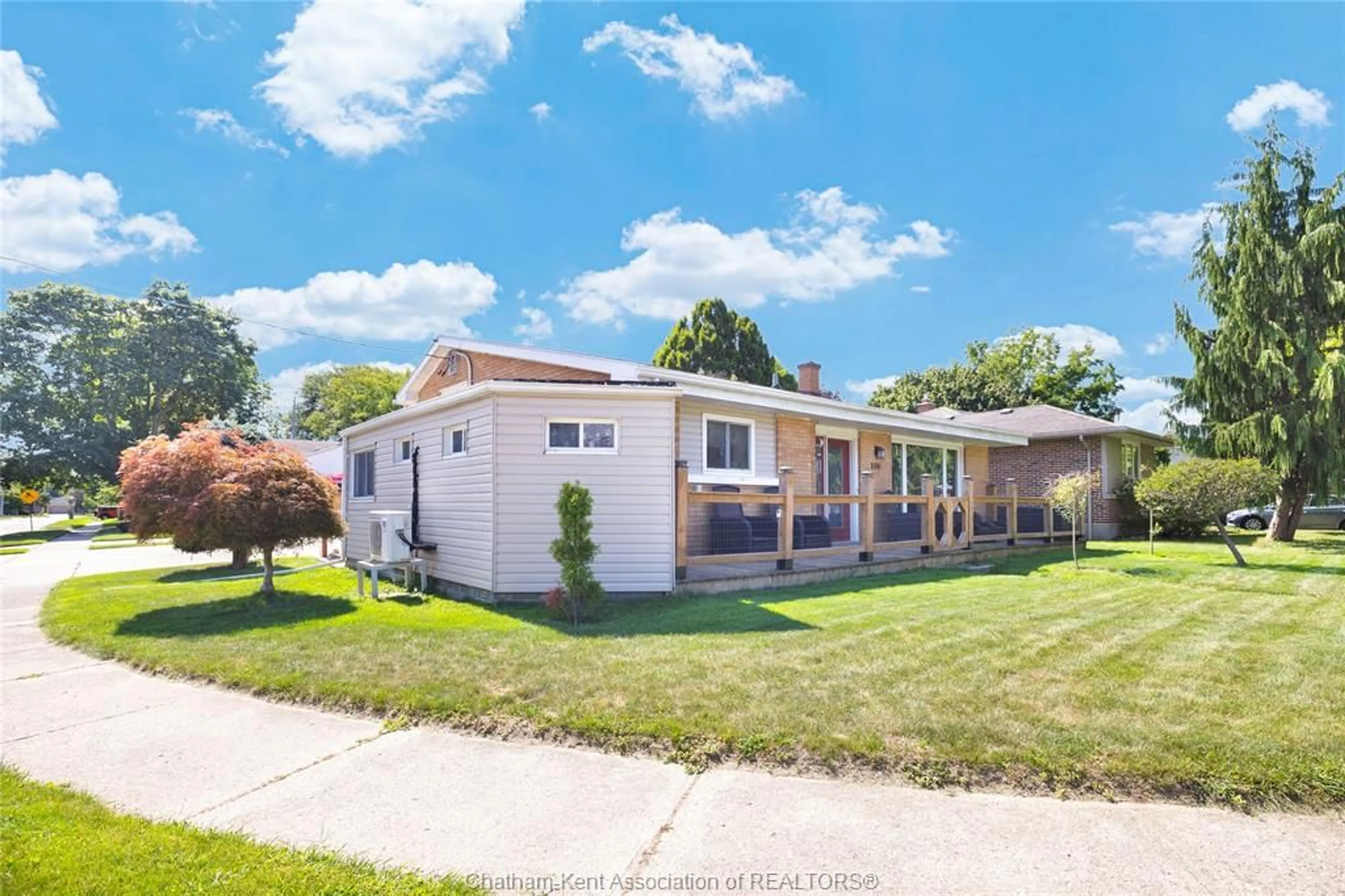 Home with vinyl exterior material, street for 46 Highland Dr, Chatham Ontario N7M 4C3