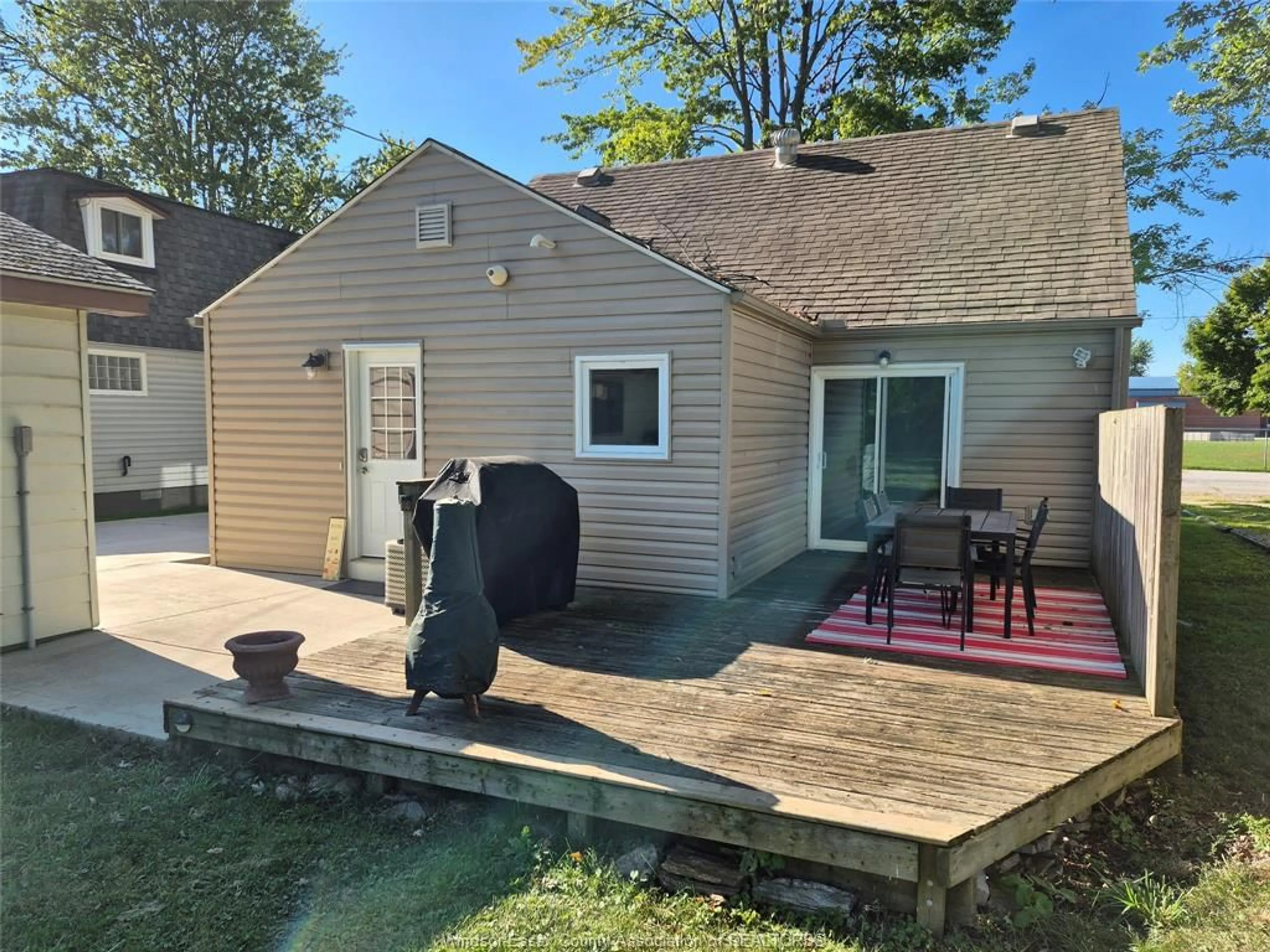 Patio, water/lake/river/ocean view for 162 Munger Avenue West, Harrow Ontario N0R 1G0