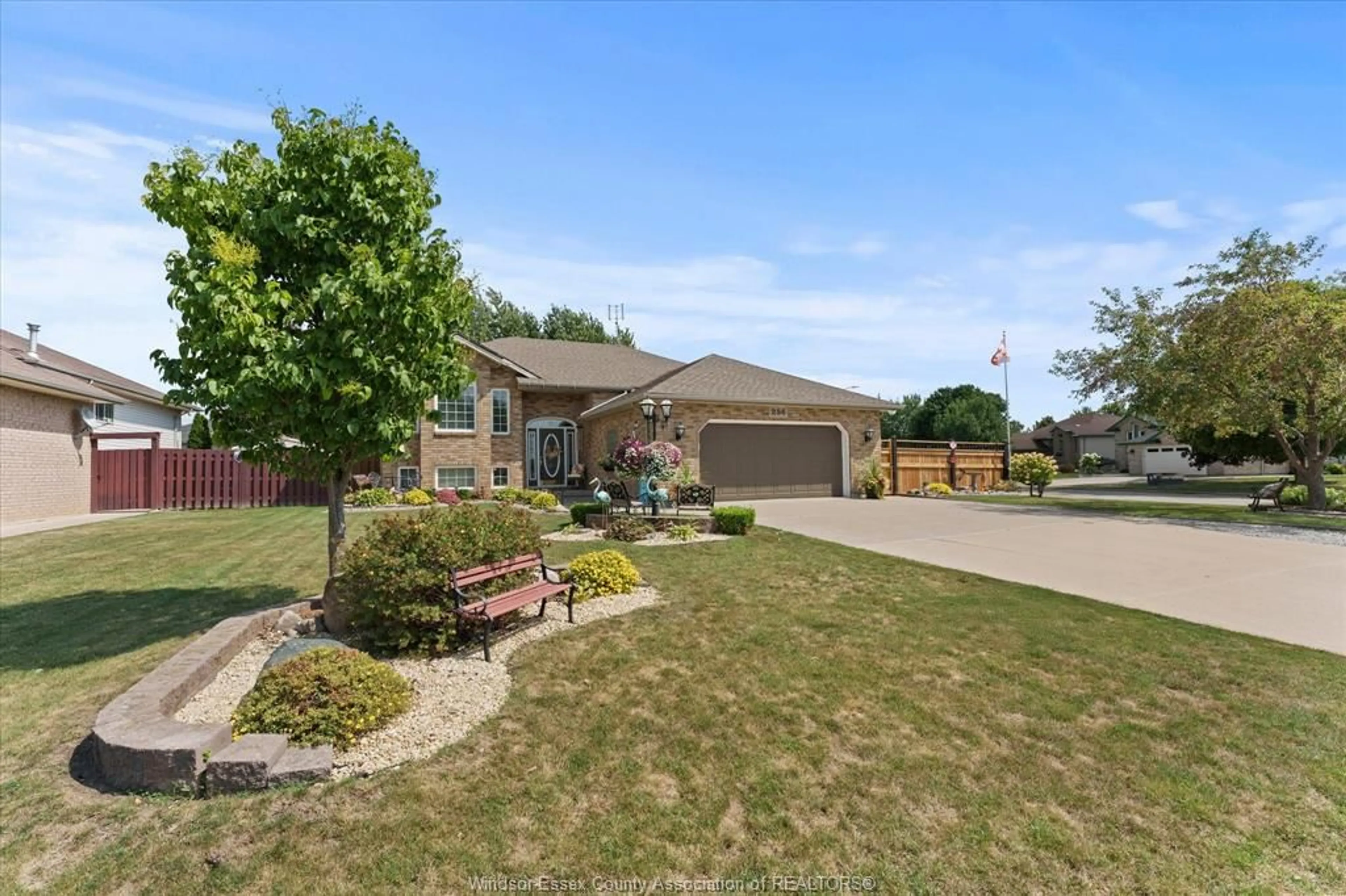 A pic from outside/outdoor area/front of a property/back of a property/a pic from drone, street for 256 ASHWOOD, Lakeshore Ontario N8L 1E7