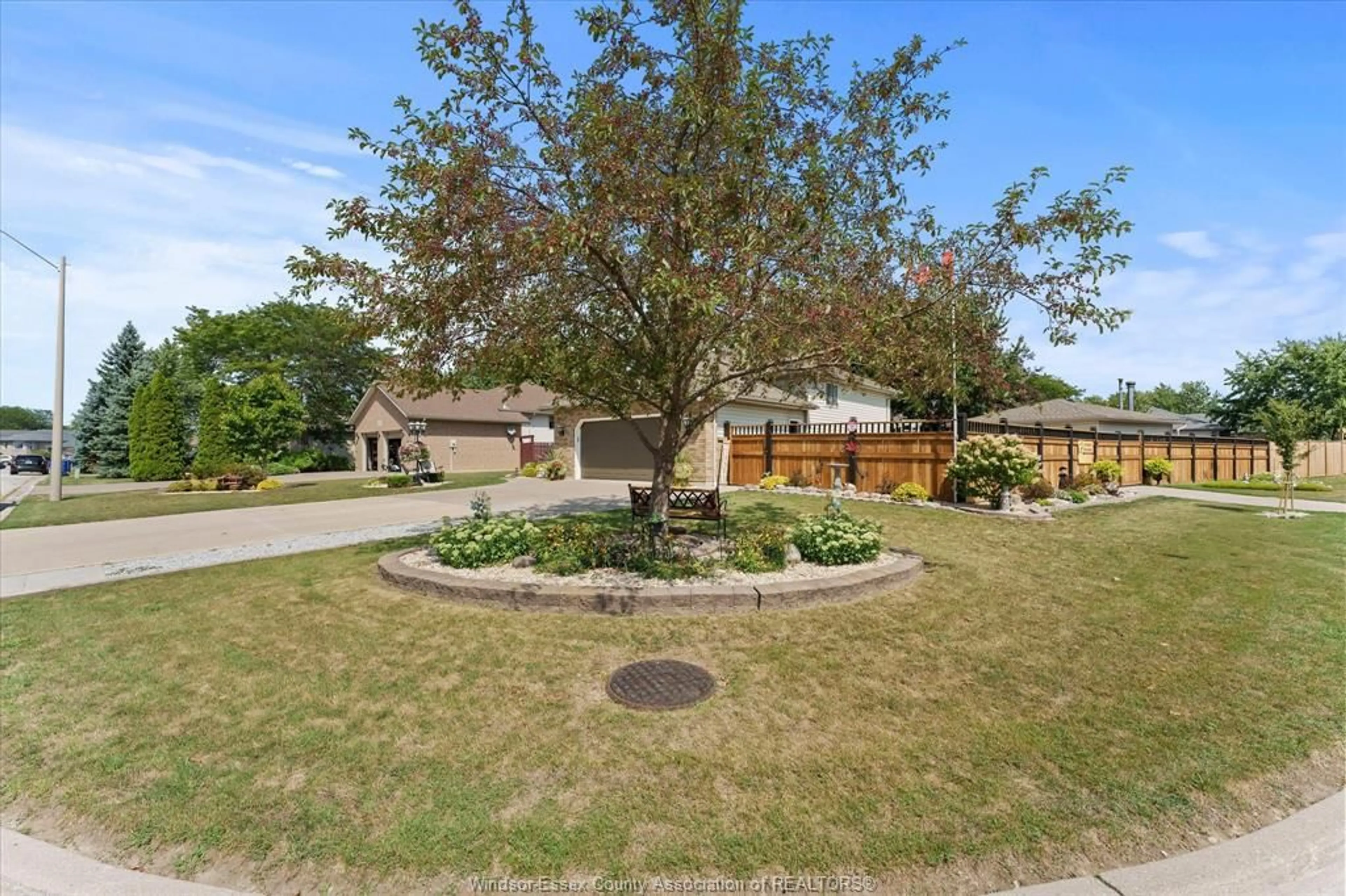 A pic from outside/outdoor area/front of a property/back of a property/a pic from drone, water/lake/river/ocean view for 256 ASHWOOD, Lakeshore Ontario N8L 1E7