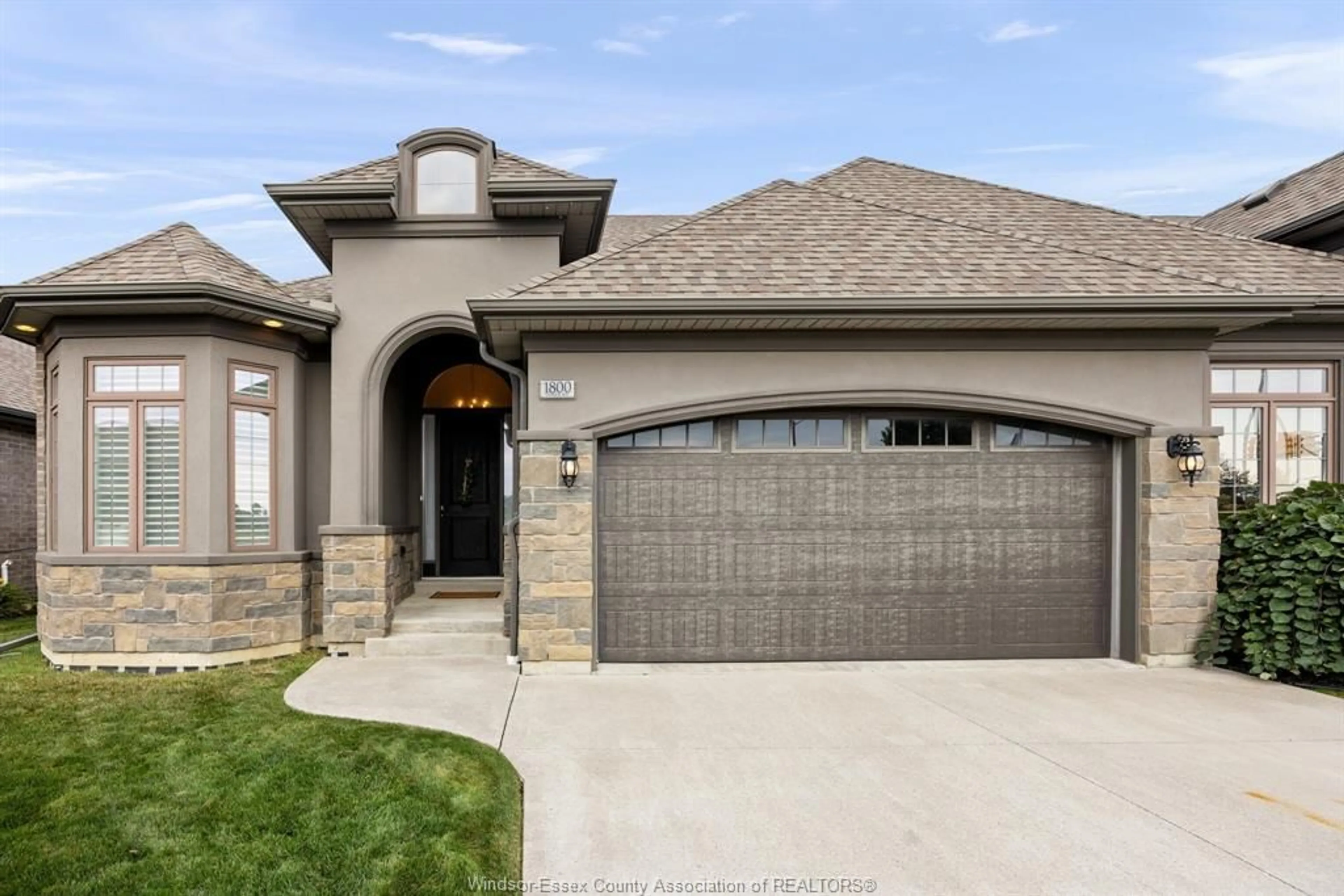 Home with brick exterior material, street for 1800 CYPRESS Ave, Windsor Ontario N8P 0E3