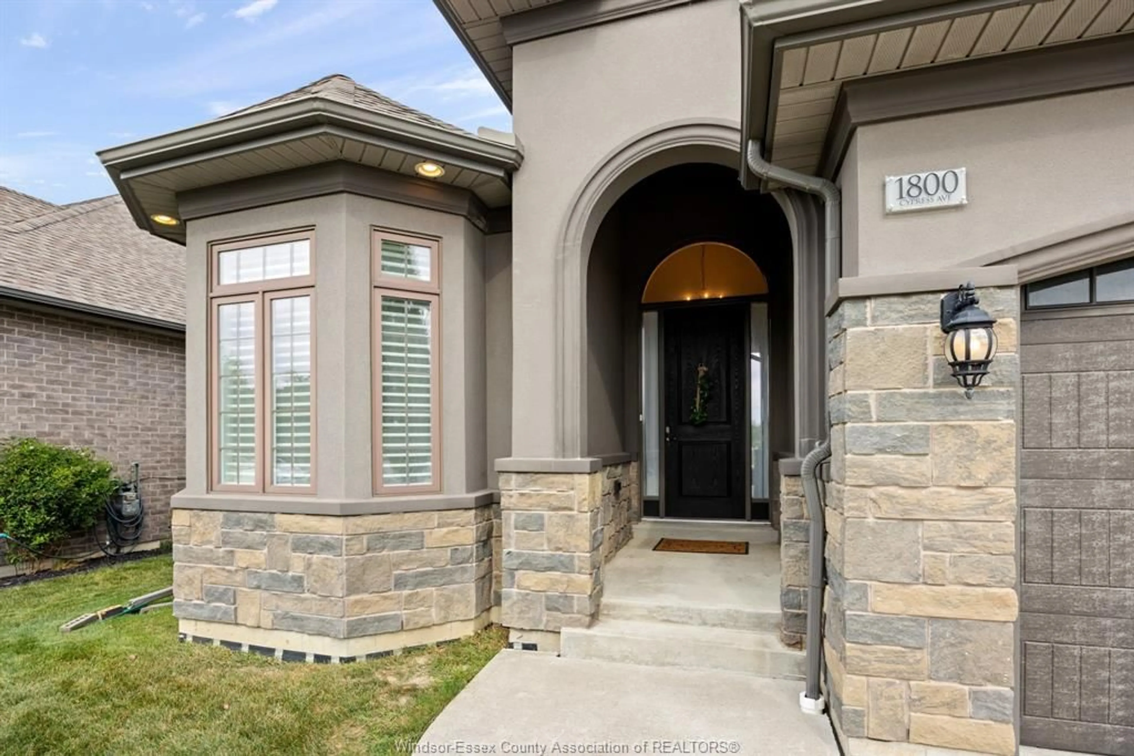 Unknown for 1800 CYPRESS Ave, Windsor Ontario N8P 0E3