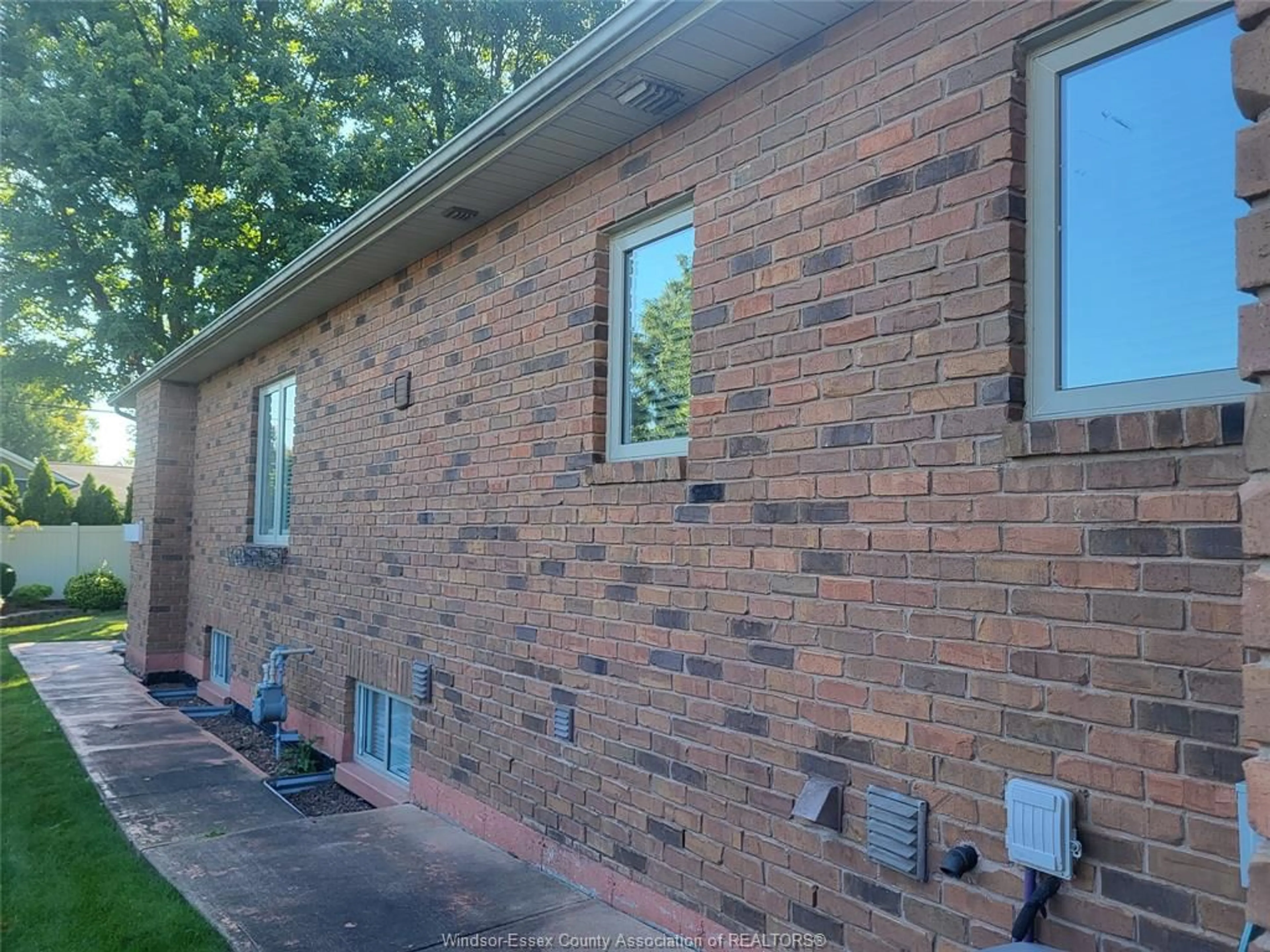 Home with brick exterior material, building for 1410 POISSON St, Tecumseh Ontario N8N 1T6
