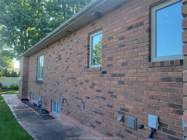 1410 POISSON St, Tecumseh 5