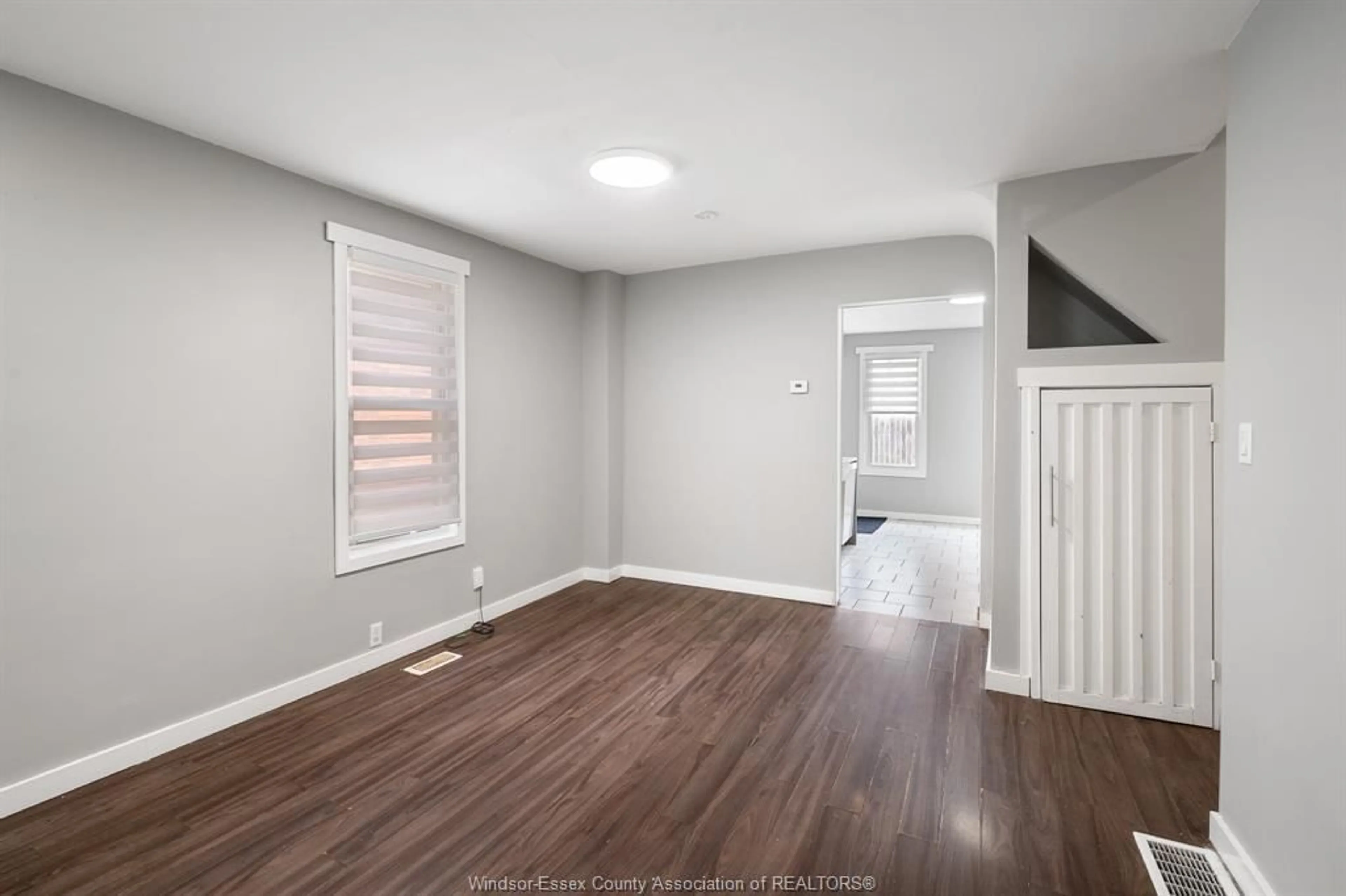 A pic of a room for 1074 HICKORY Rd, Windsor Ontario N8Y 3S1