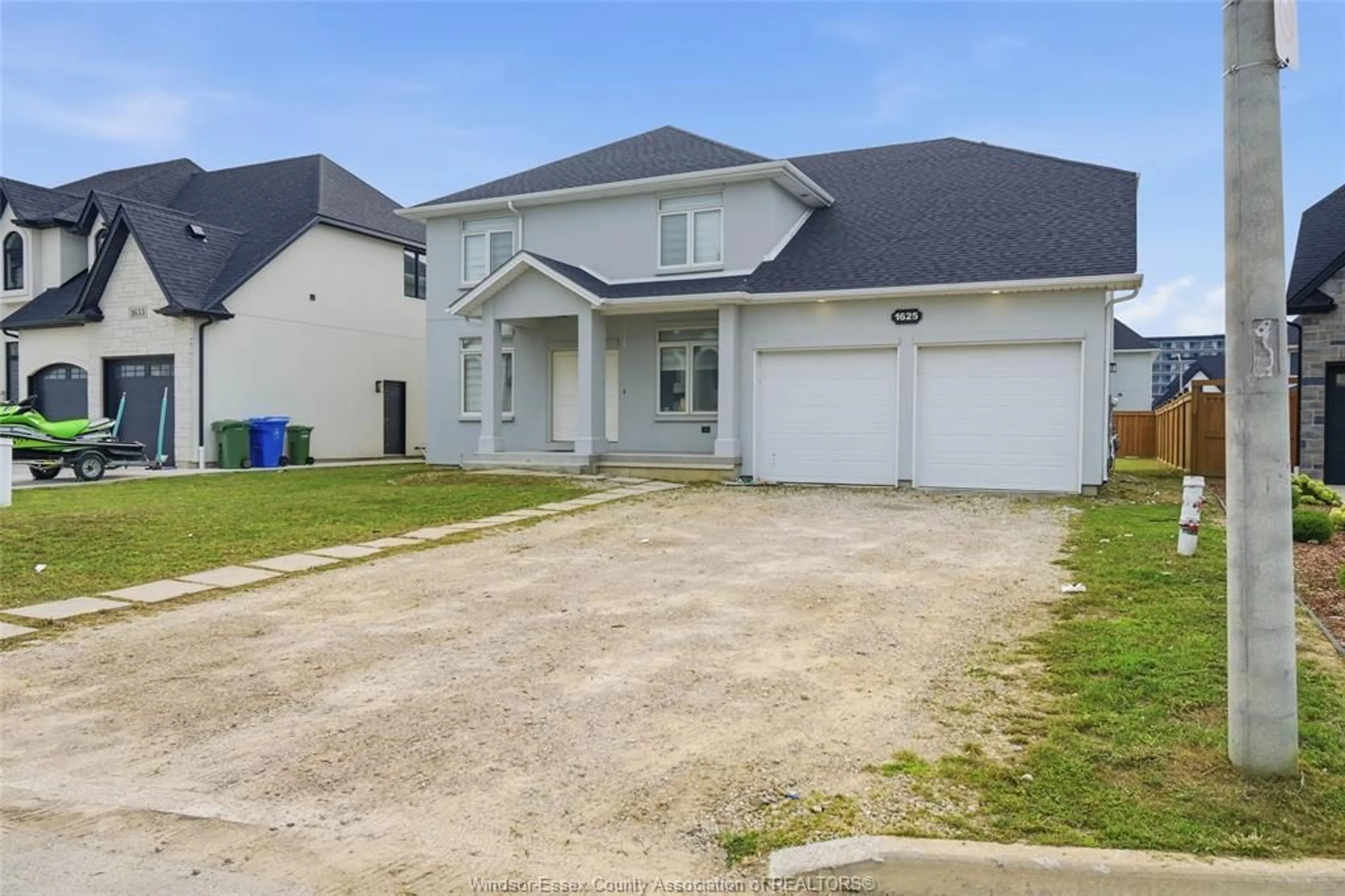 A pic from outside/outdoor area/front of a property/back of a property/a pic from drone, street for 1625 KERR Crt, Windsor Ontario N8S 0B1