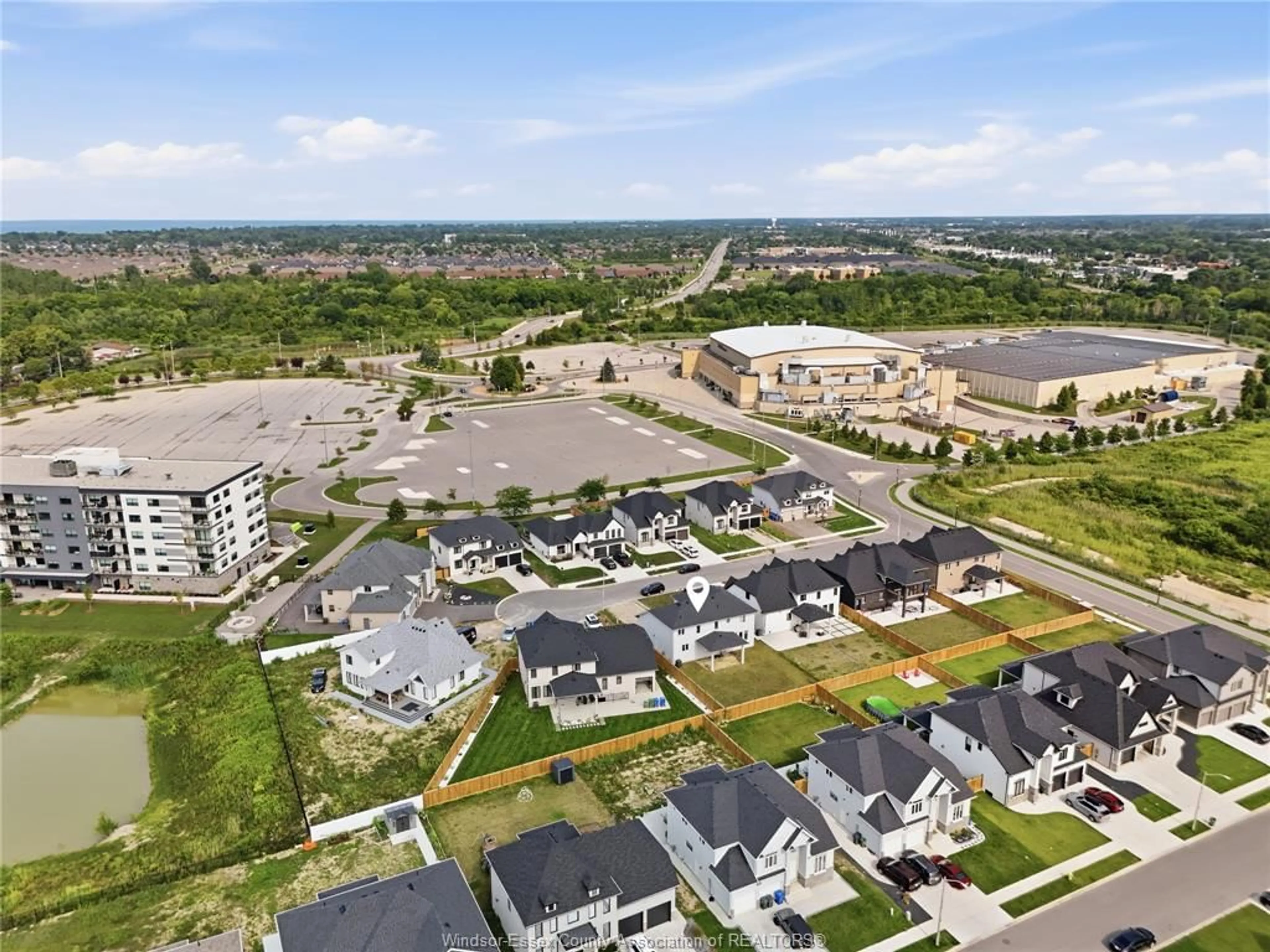 A pic from outside/outdoor area/front of a property/back of a property/a pic from drone, street for 1625 KERR Crt, Windsor Ontario N8S 0B1
