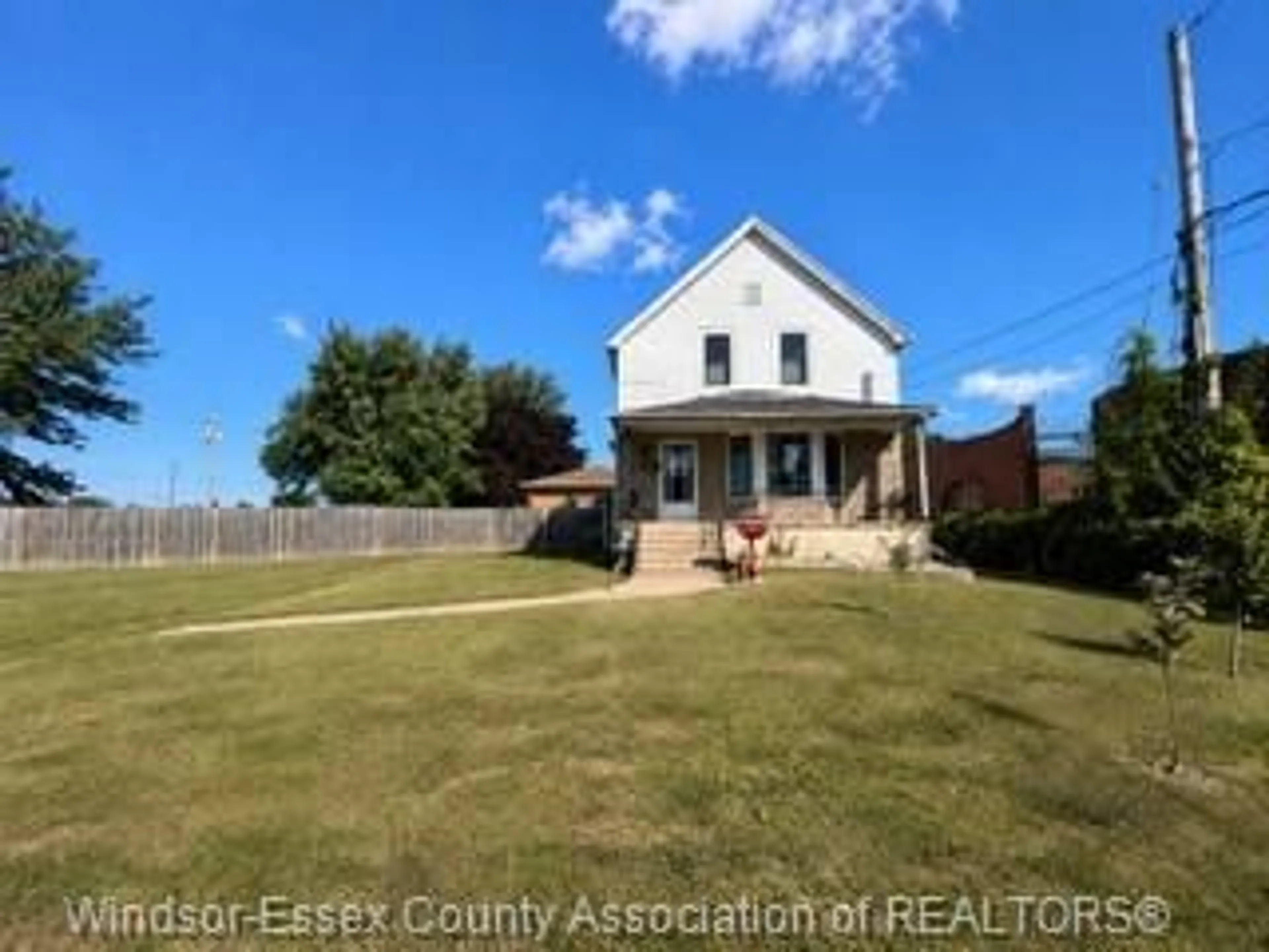 A pic from outside/outdoor area/front of a property/back of a property/a pic from drone, street for 934 GRAND MARAIS, Windsor Ontario N8X 3J2