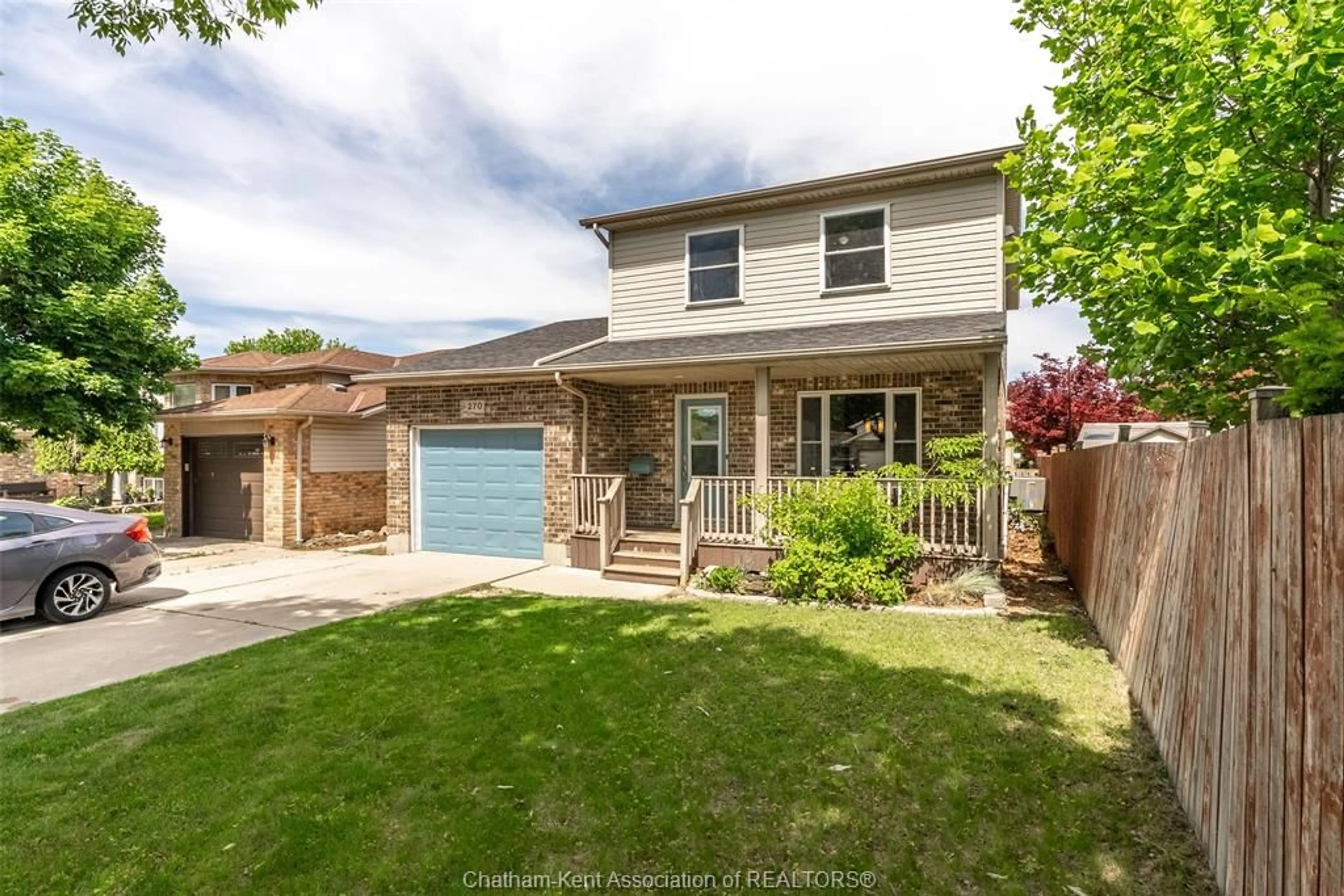 A pic from outside/outdoor area/front of a property/back of a property/a pic from drone, street for 270 Greenfield Lane, Chatham Ontario N7L 5N4