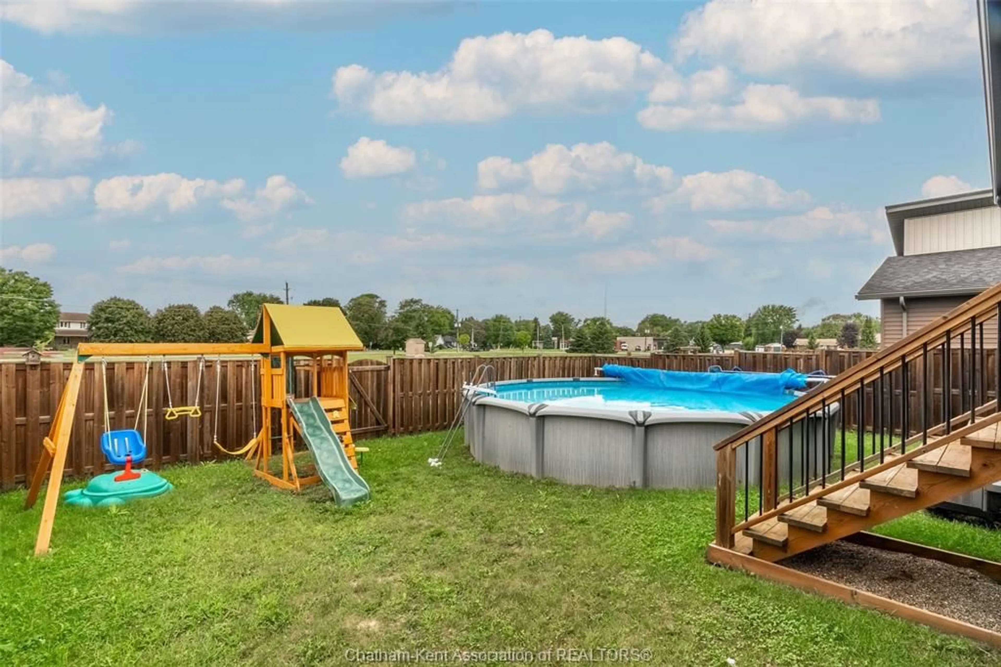 Pool for 198 Moonstone Cres, Chatham Ontario N7M 0S1
