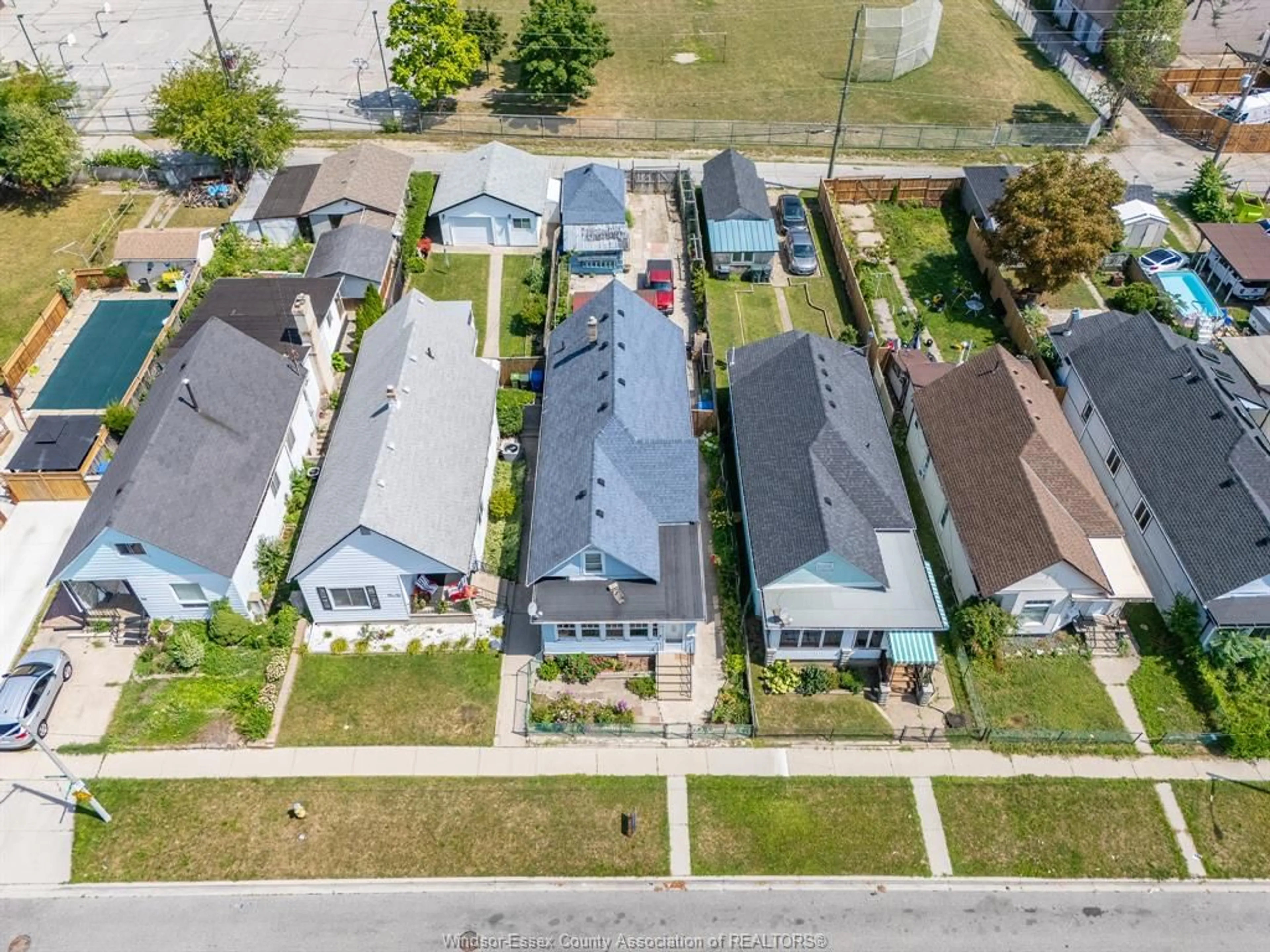 A pic from outside/outdoor area/front of a property/back of a property/a pic from drone, street for 516 Langlois, Windsor Ontario N9A 2G4