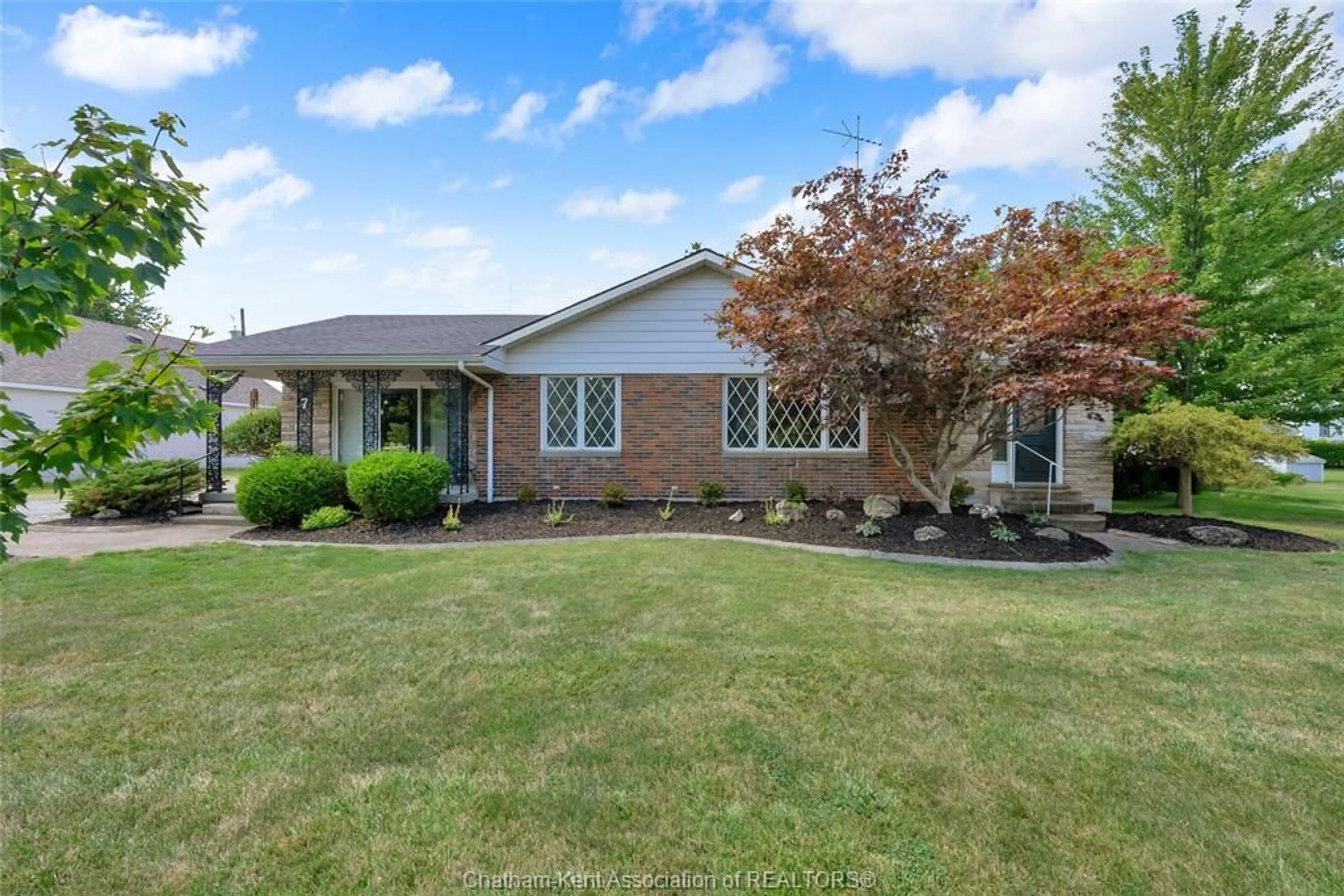 Home with brick exterior material, unknown for 7 Sullivan St, Merlin Ontario N0P 1W0