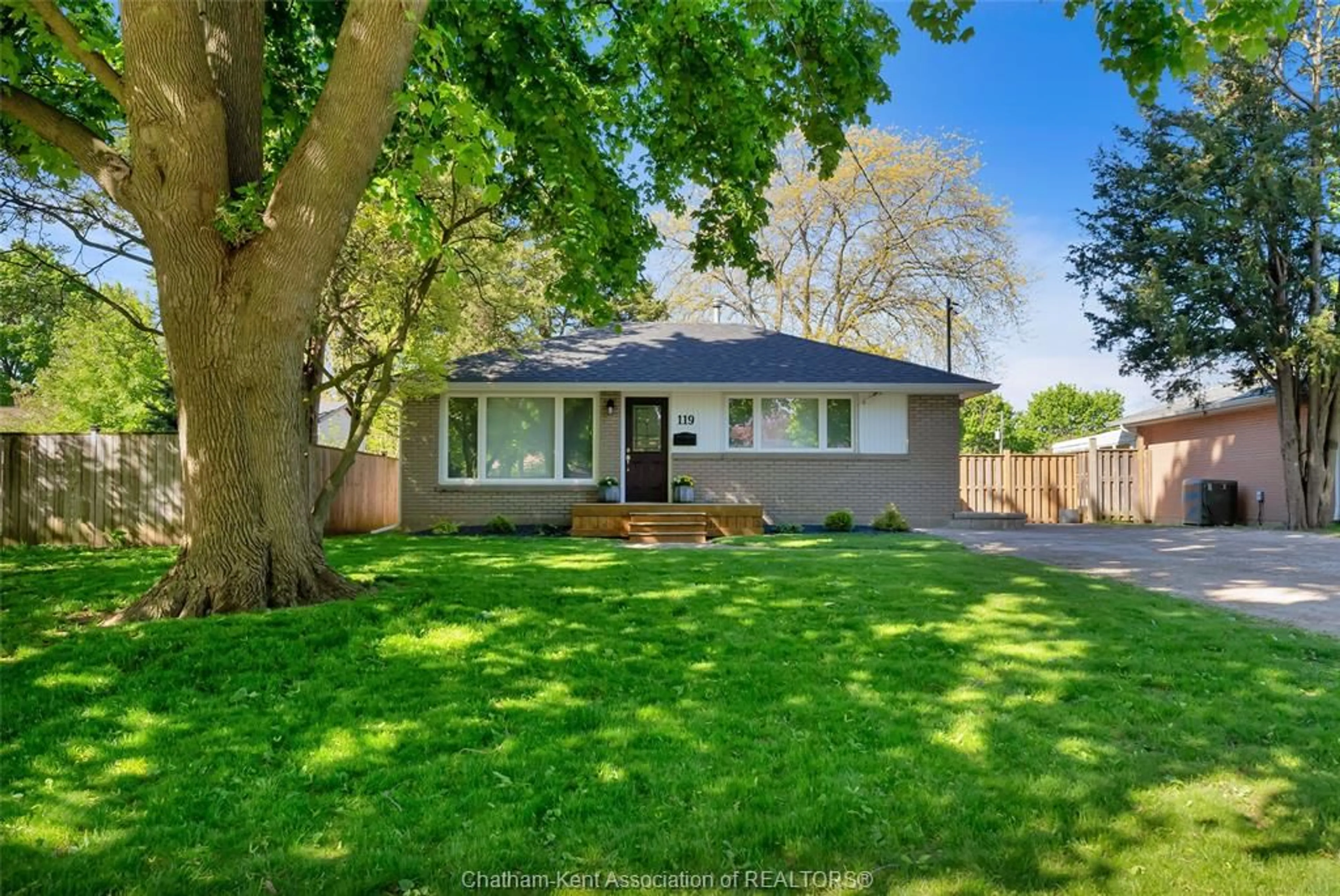 Unknown for 119 Burton Ave, Chatham Ontario N7M 4Z6