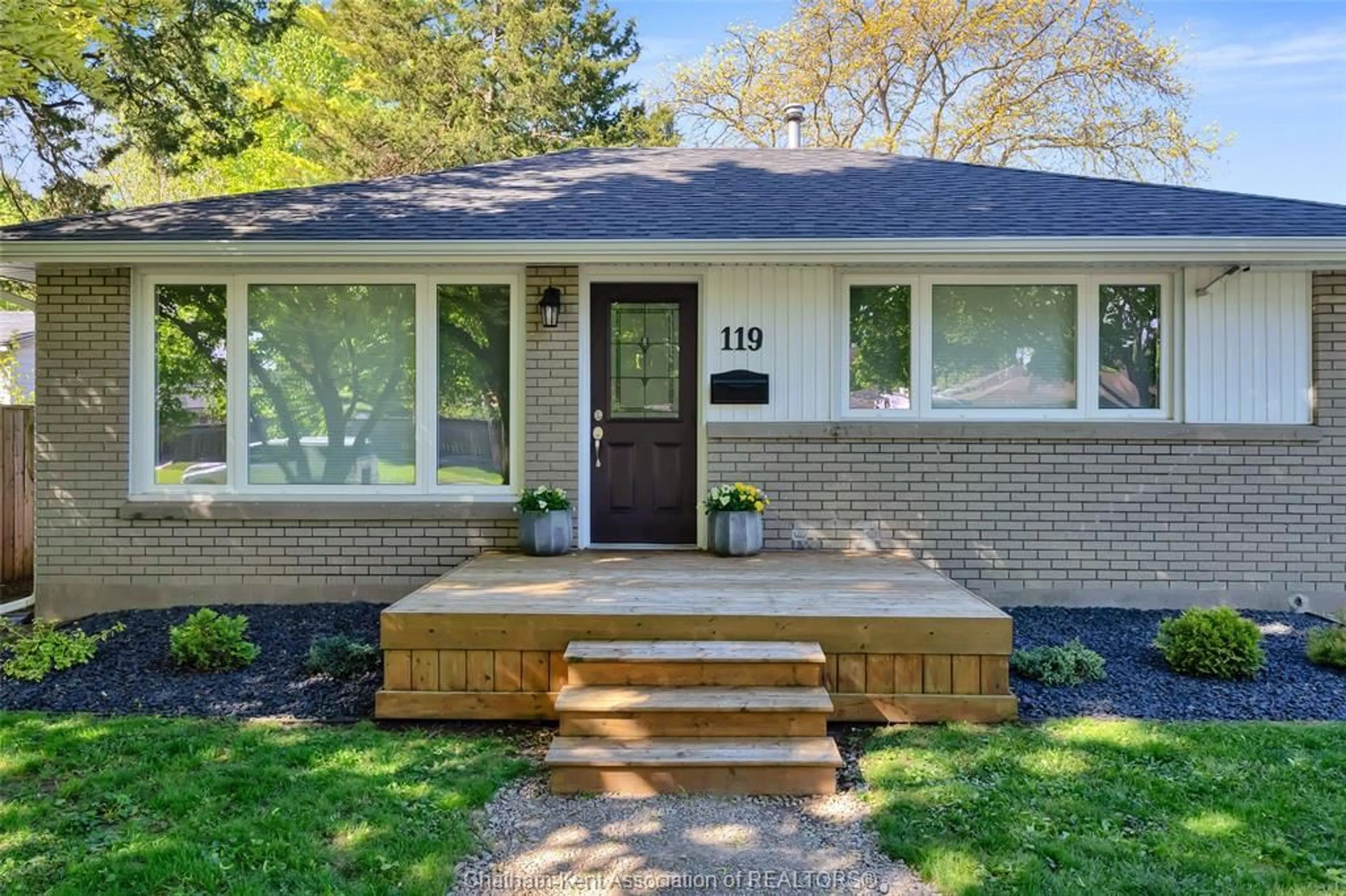Home with brick exterior material, street for 119 Burton Ave, Chatham Ontario N7M 4Z6