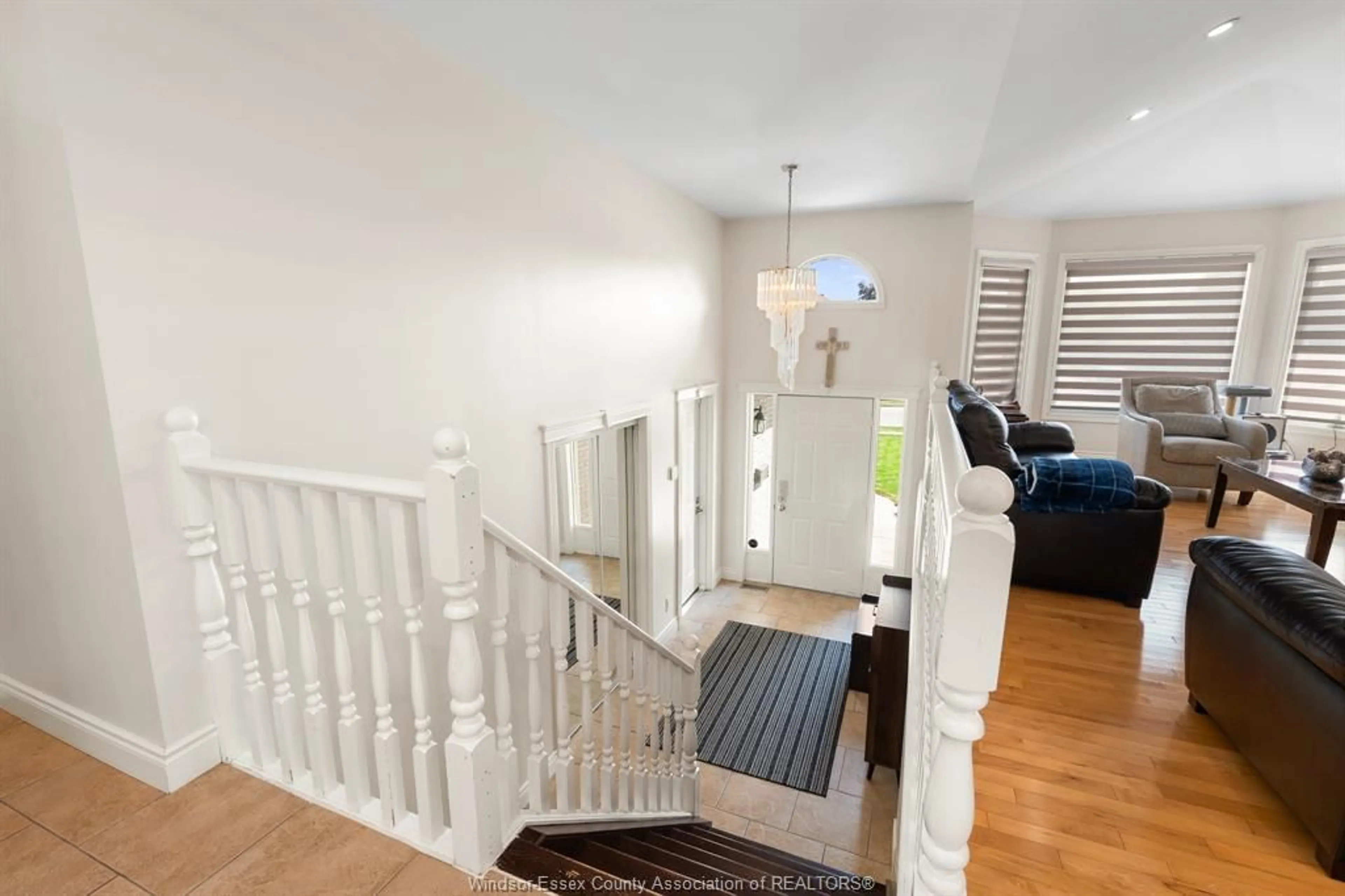 Indoor entryway for 12465 LANOUE, Tecumseh Ontario N8N 1N4