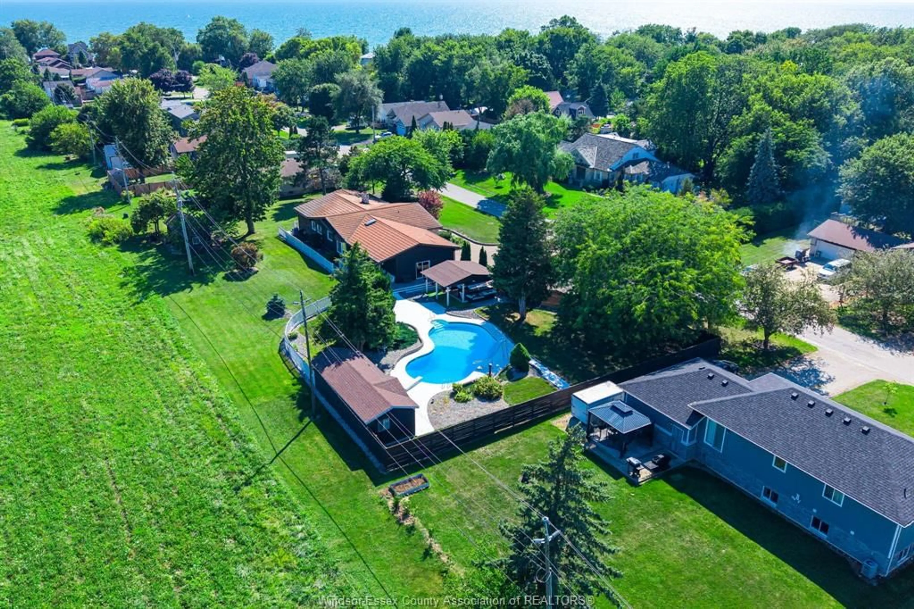 A pic from outside/outdoor area/front of a property/back of a property/a pic from drone, water/lake/river/ocean view for 146 Gloucester Dr, Harrow Ontario N0R 1G0