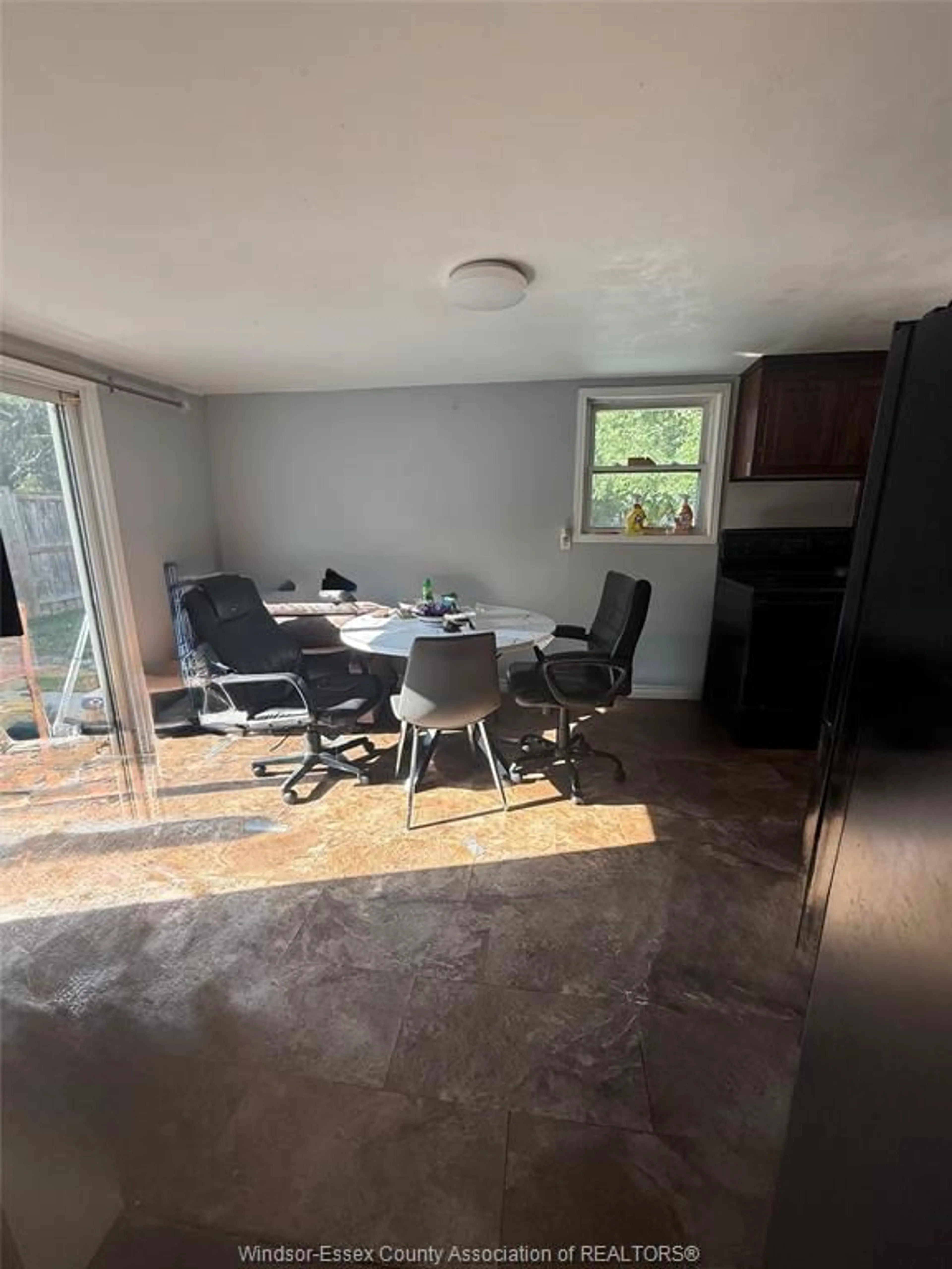 A pic of a room for 81 ROBINSON, Leamington Ontario N8H 1Z2