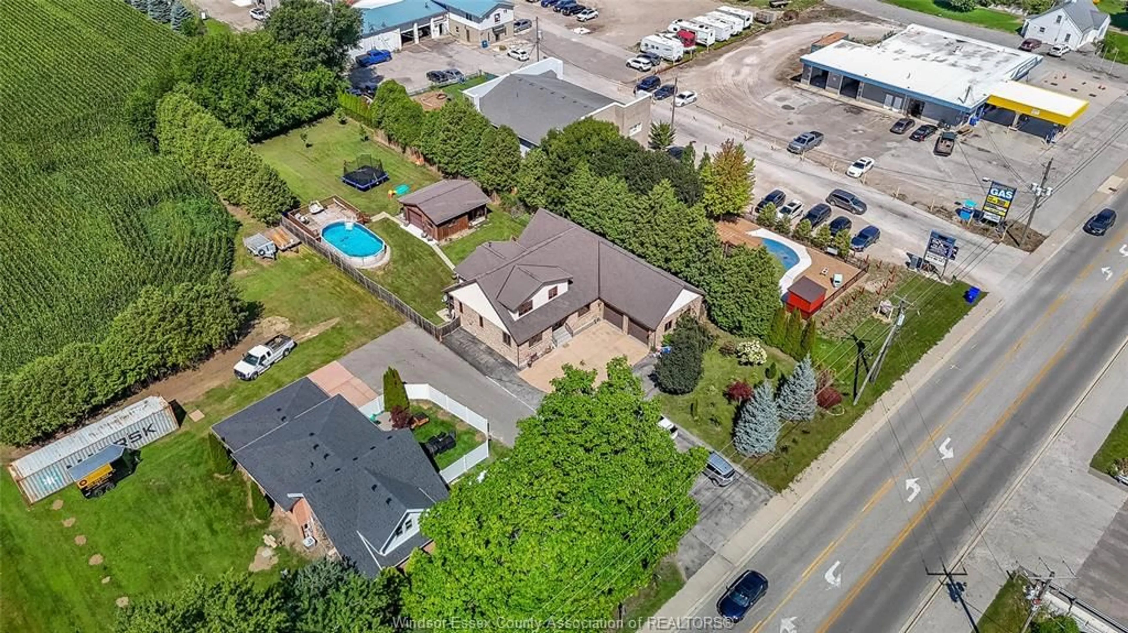 A pic from outside/outdoor area/front of a property/back of a property/a pic from drone, street for 1709 Division Rd, Kingsville Ontario N9Y 2H1