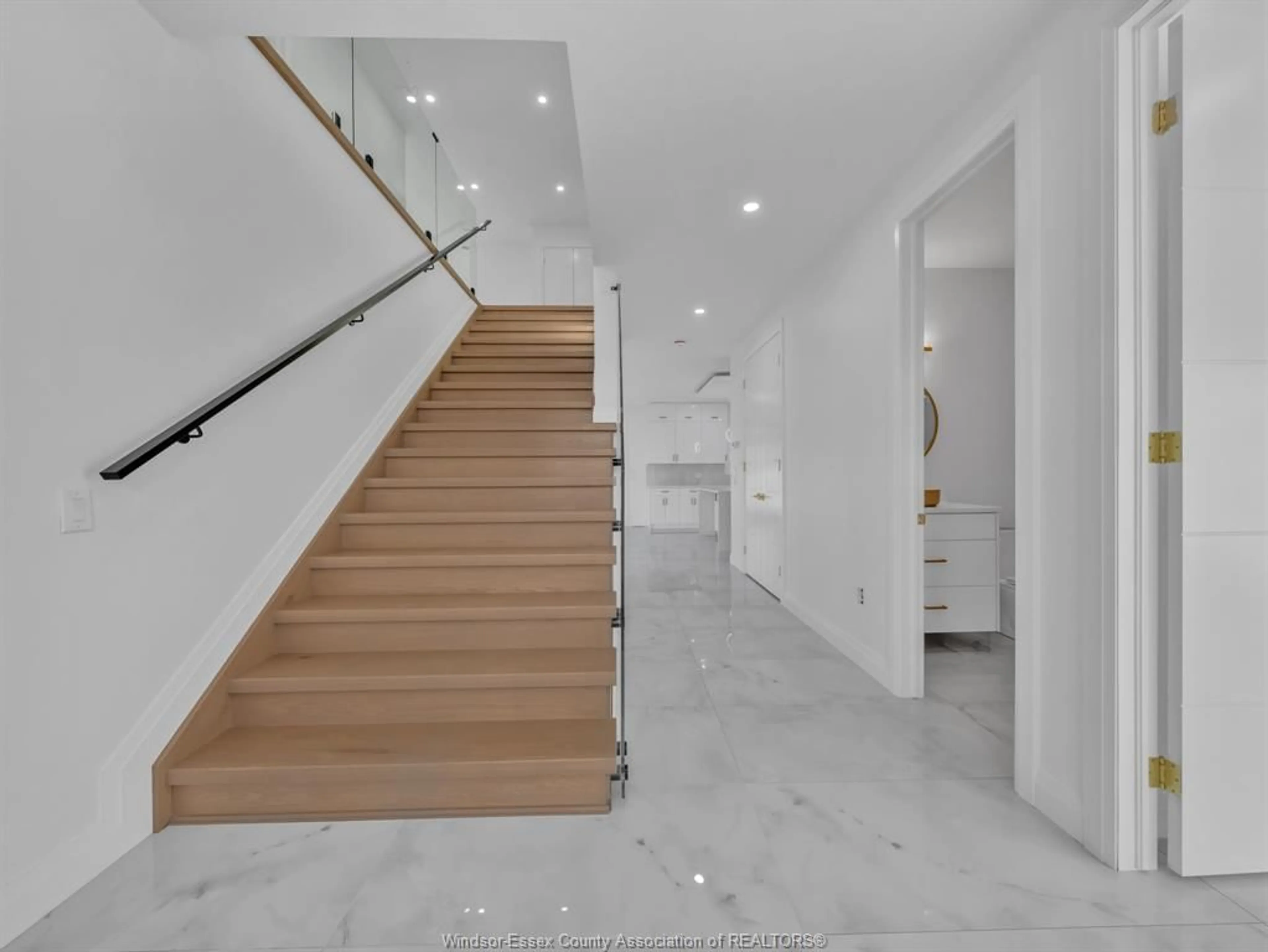Stairs for 3672 SUTTON Ave, Windsor Ontario N9E 0B3