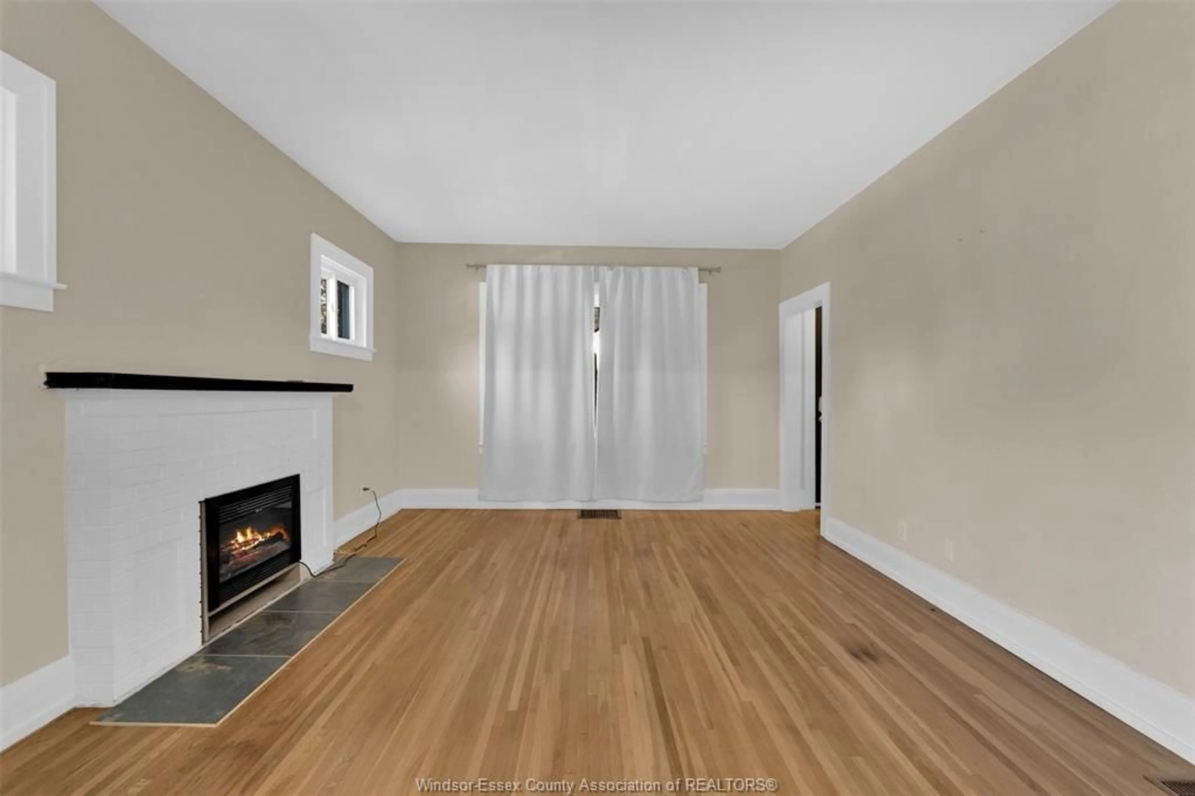 A pic of a room for 1605 DOUGALL Ave, Windsor Ontario N8X 1S4
