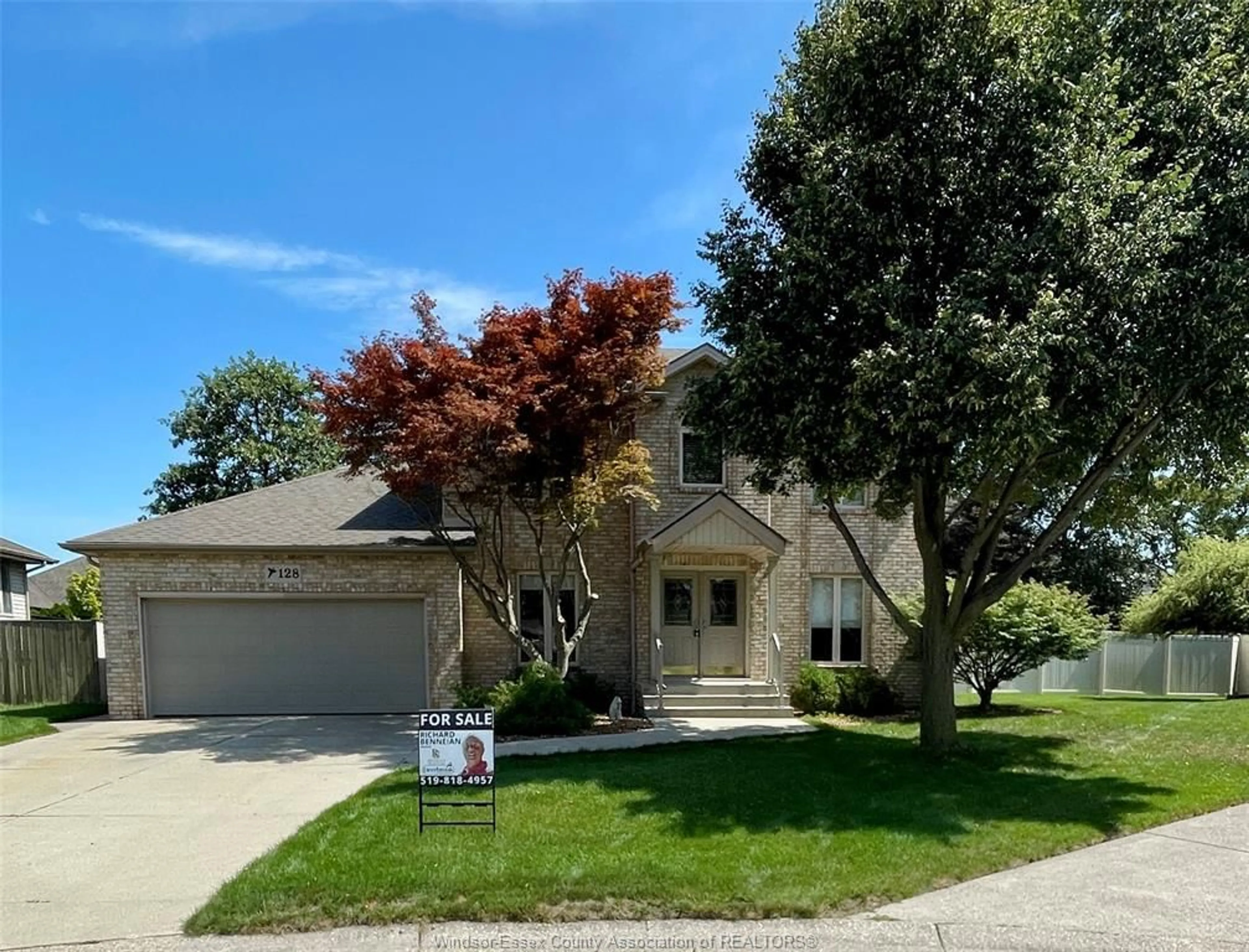 Home with vinyl exterior material, street for 128 Pheasant Run Dr, Lakeshore Ontario N8L 0Z7