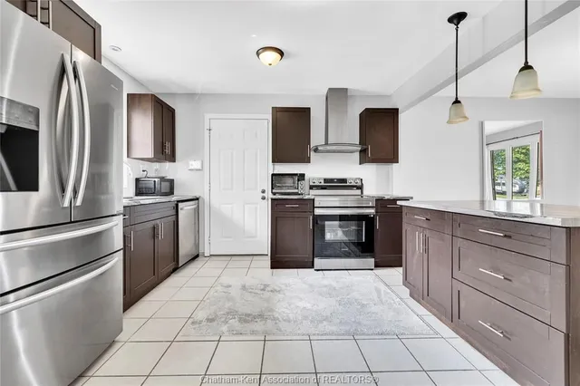 71 Parry Dr, Chatham 5