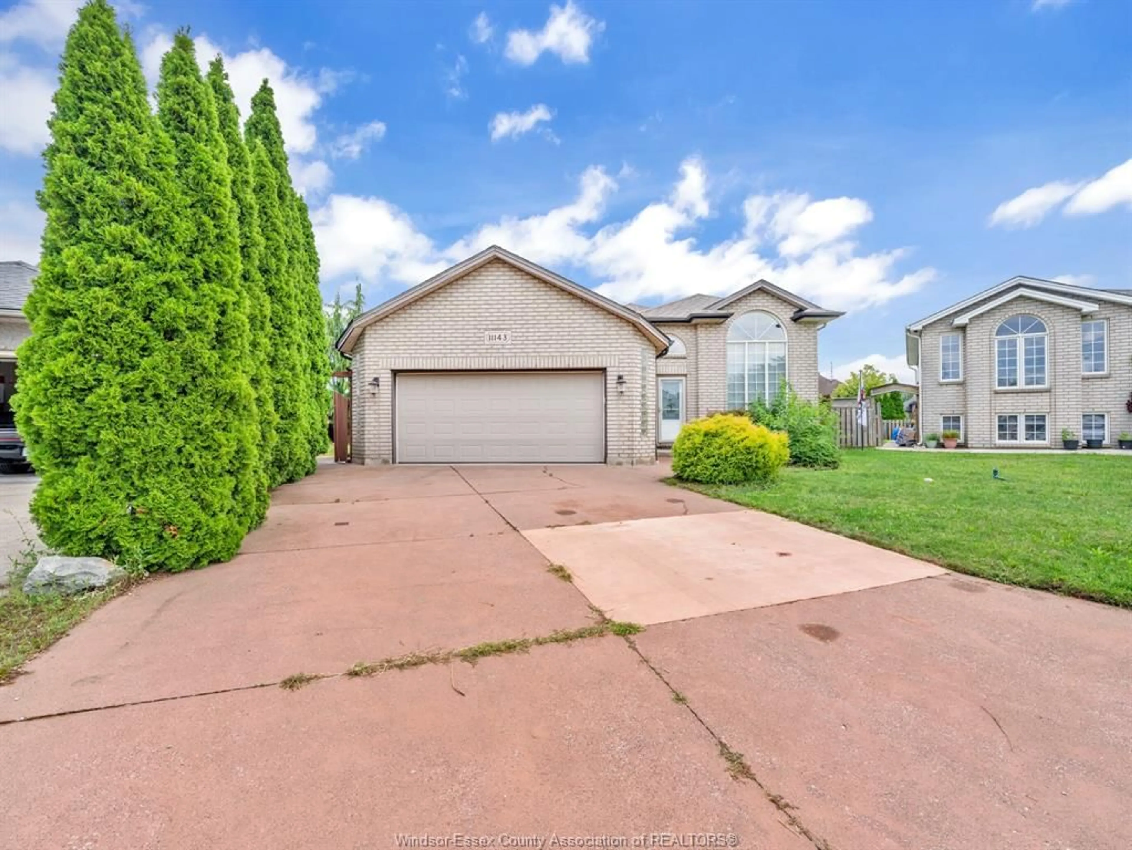 A pic from outside/outdoor area/front of a property/back of a property/a pic from drone, unknown for 11143 ANCONA Cres, Windsor Ontario N8R 2K2