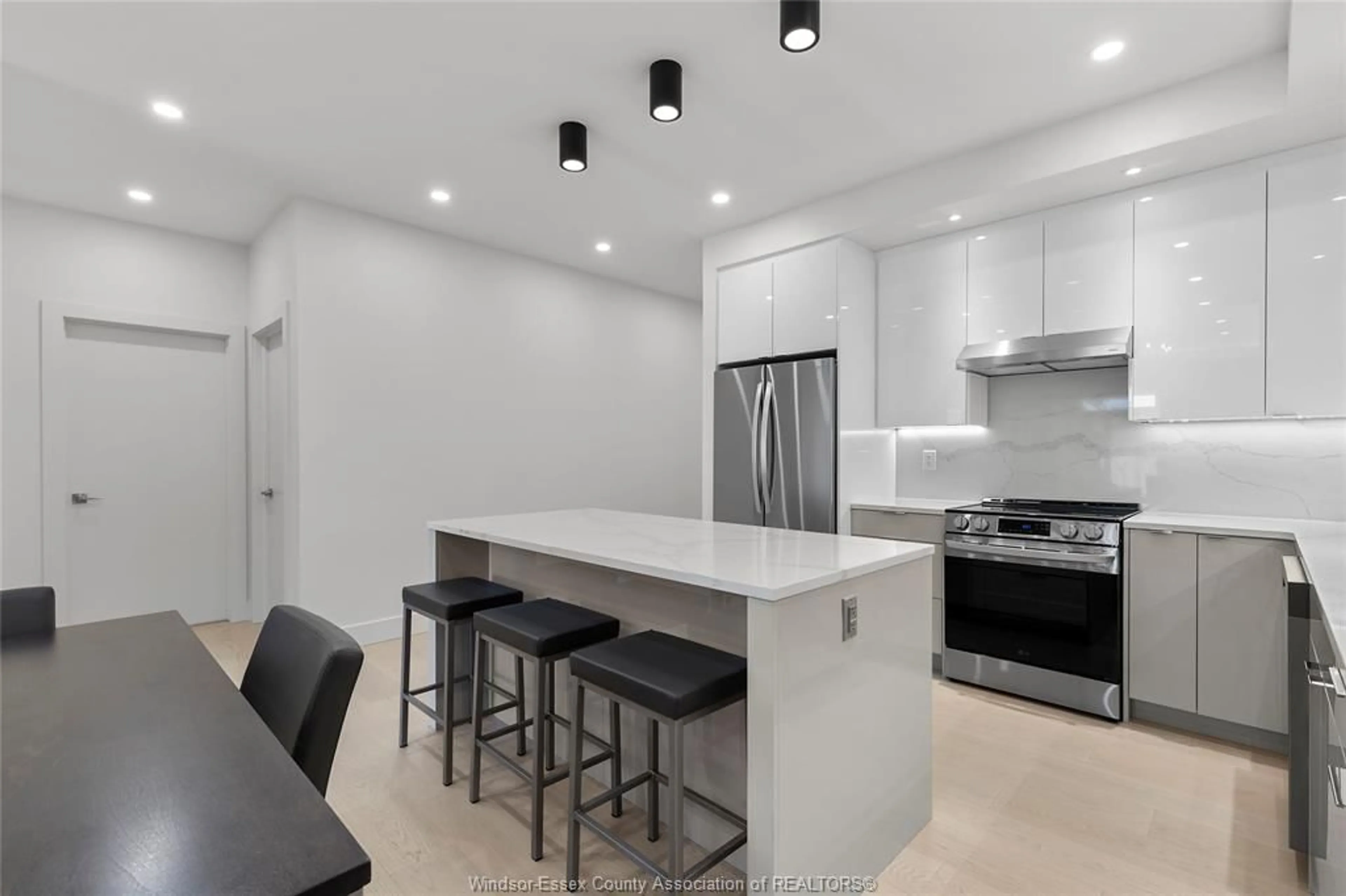 Open concept kitchen, ceramic/tile floor for 13 EAGLE St, Leamington Ontario N8H 0G4