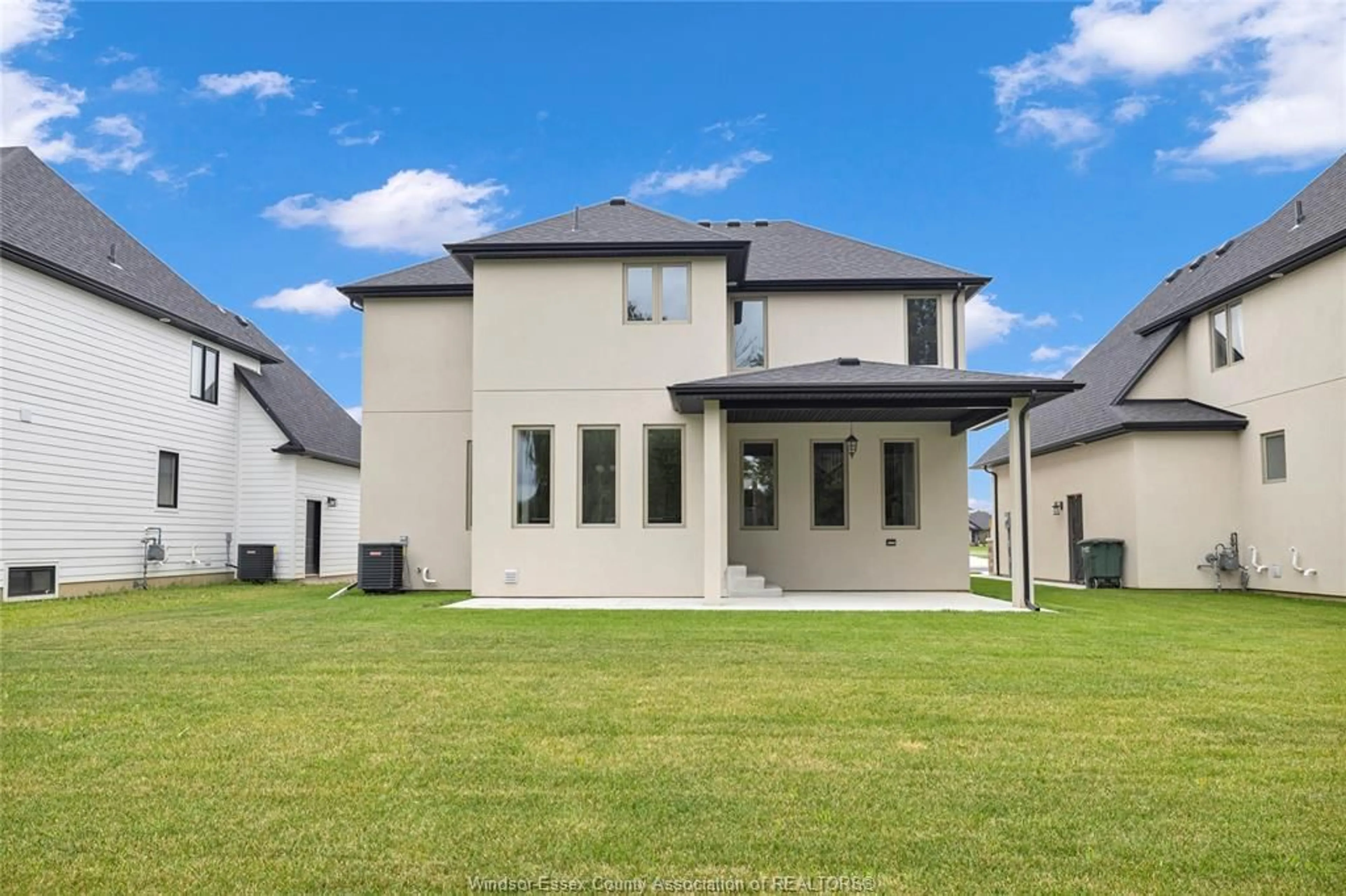 Home with vinyl exterior material, street for 71 REDWOOD, Kingsville Ontario N0R 1B0
