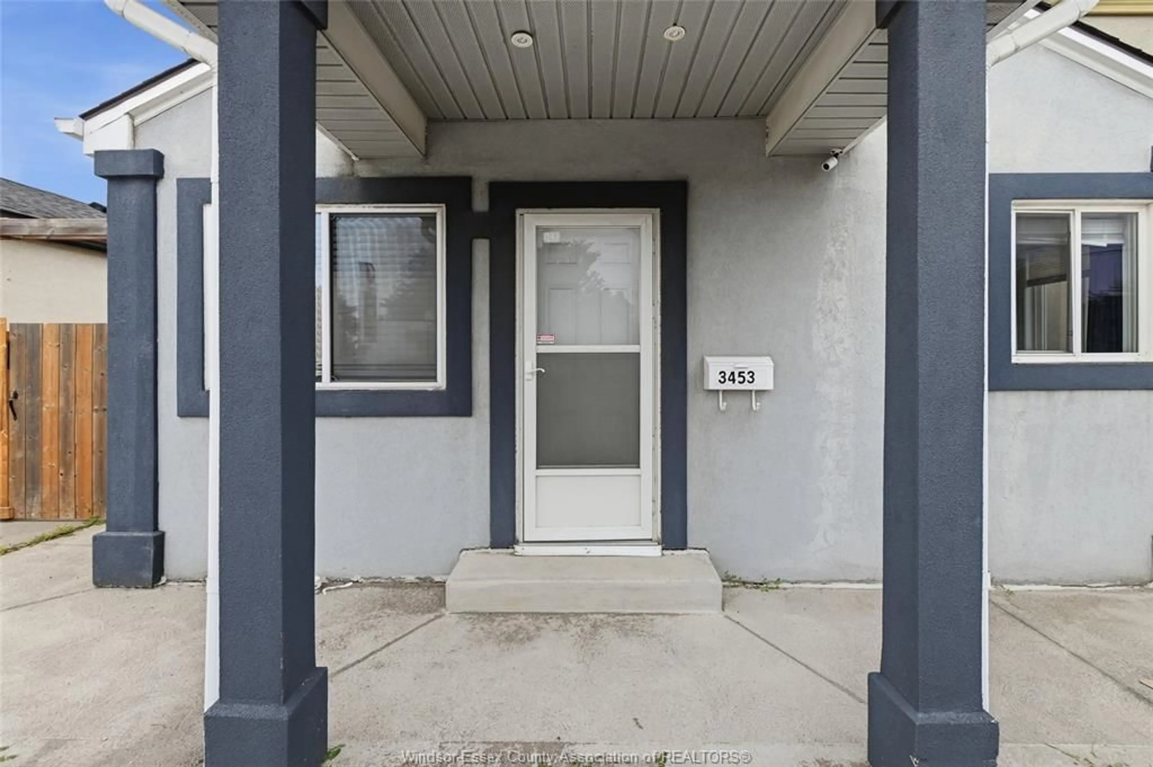 Indoor entryway for 3453 WALKER Rd, Windsor Ontario N8W 3S2