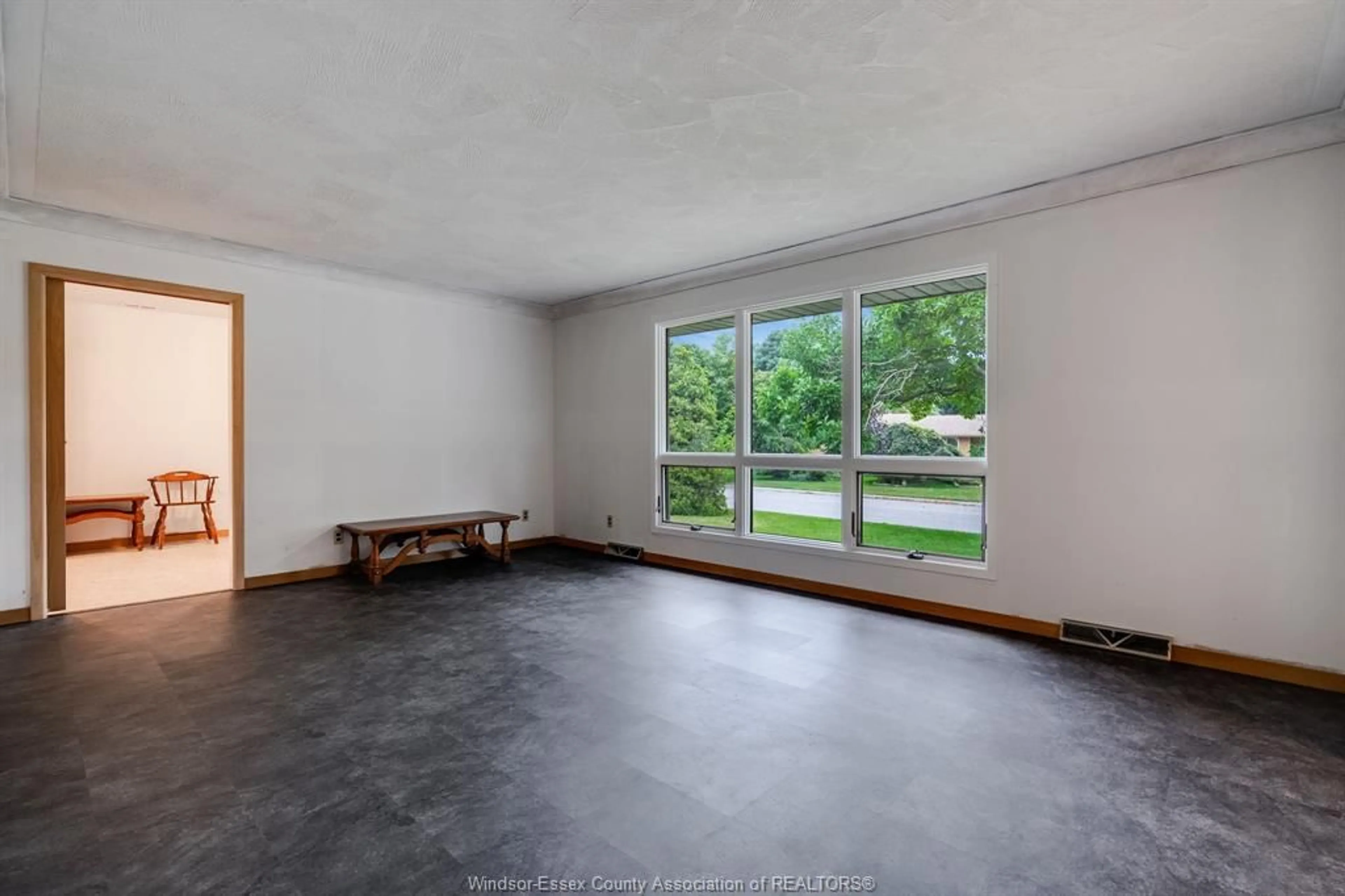 A pic of a room for 3 Stewart, Leamington Ontario N8H 3G1