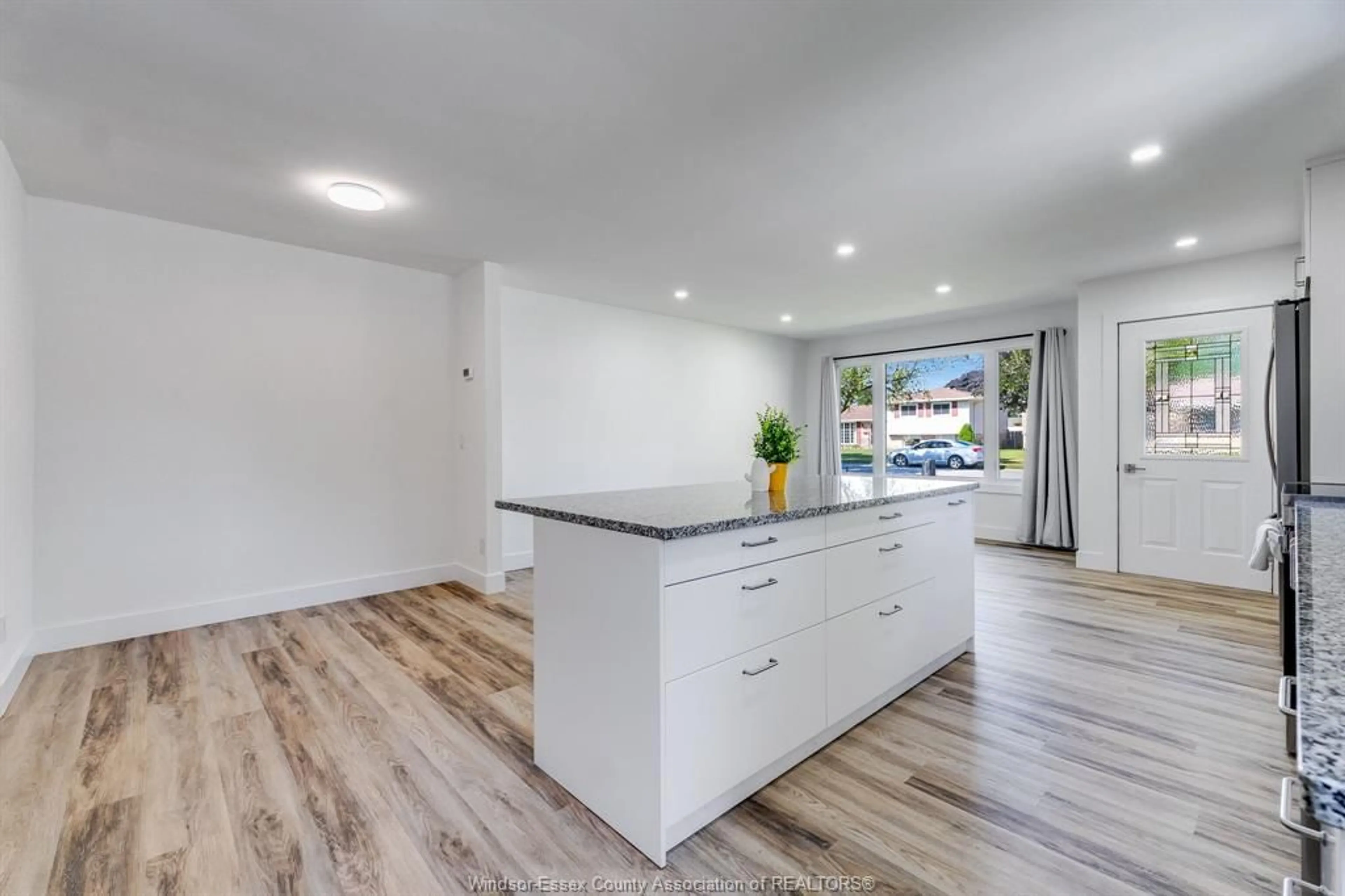 Open concept kitchen, unknown for 6 MARLENE Cres, Leamington Ontario N8H 4J7