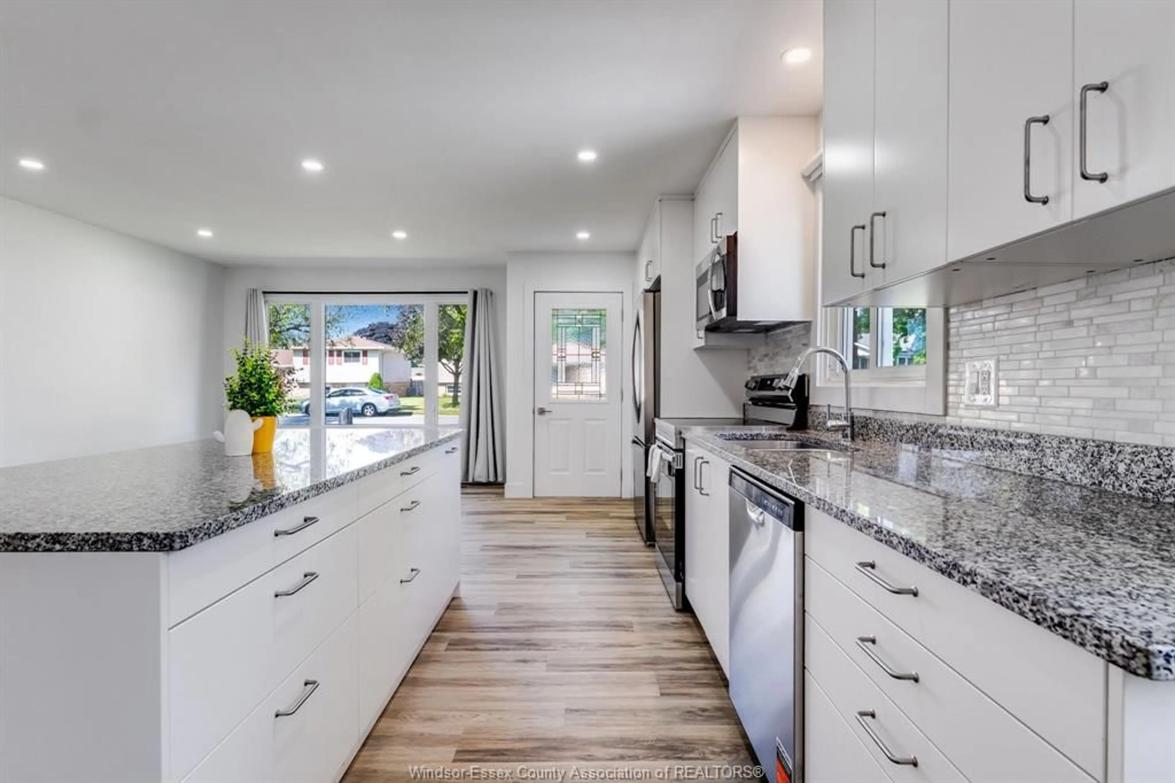 Open concept kitchen, ceramic/tile floor for 6 MARLENE Cres, Leamington Ontario N8H 4J7