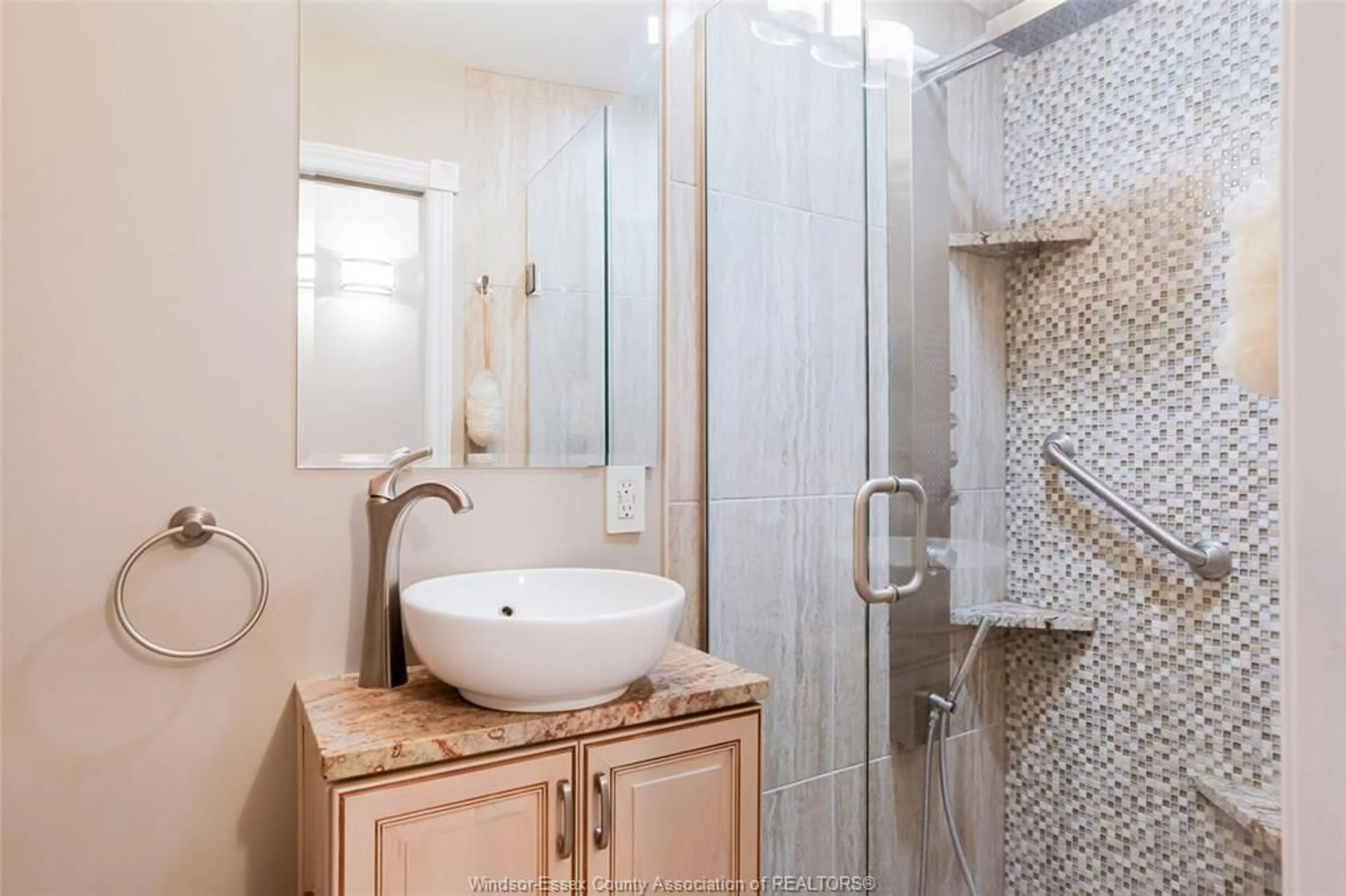 Standard bathroom, ceramic/tile floor for 395 TUSCANY, Tecumseh Ontario N8N 4W6