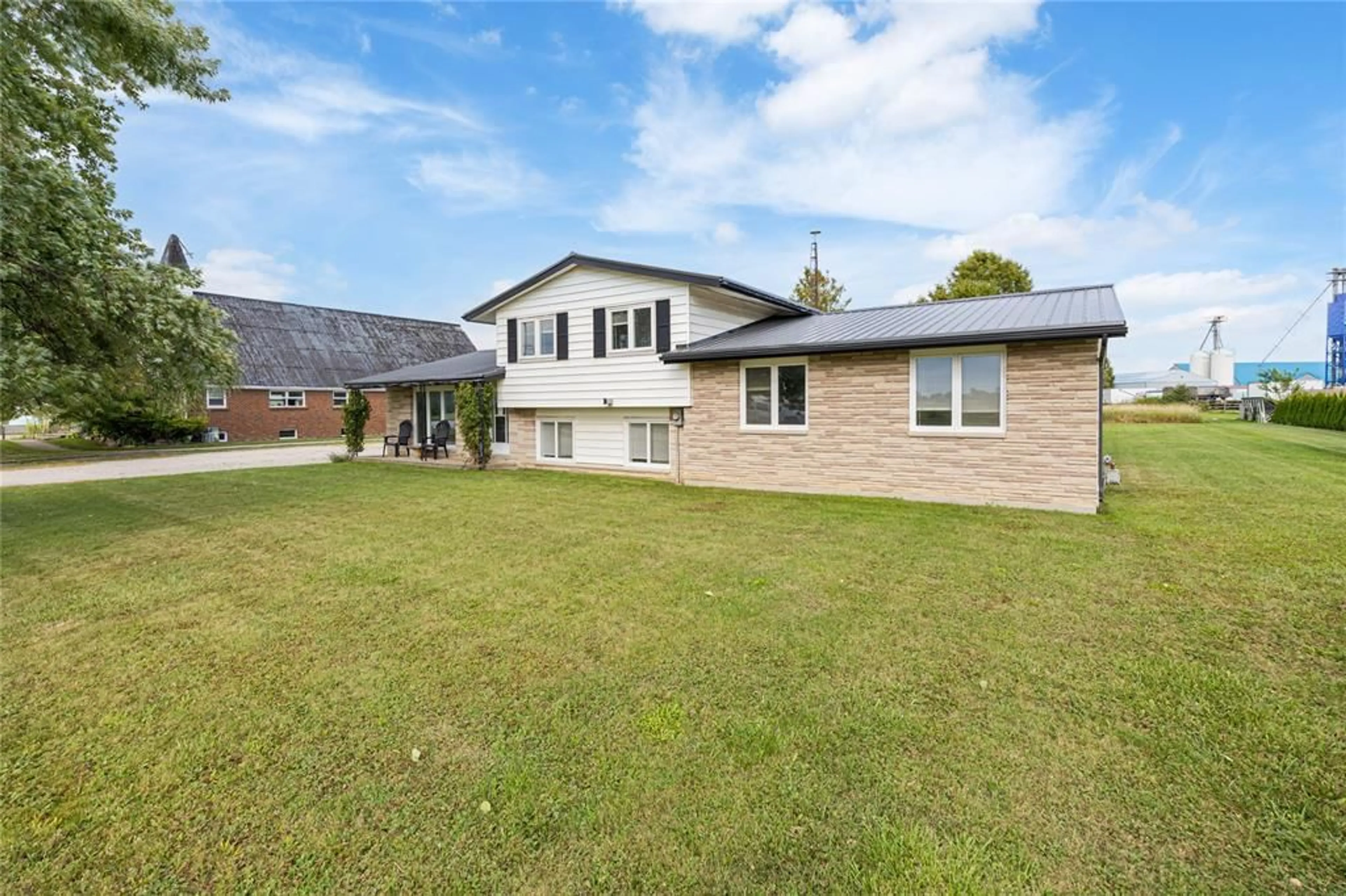 A pic from outside/outdoor area/front of a property/back of a property/a pic from drone, building for 7882 + 7884 RAWLINGS Rd, Lambton Shores Ontario N0N 1J0