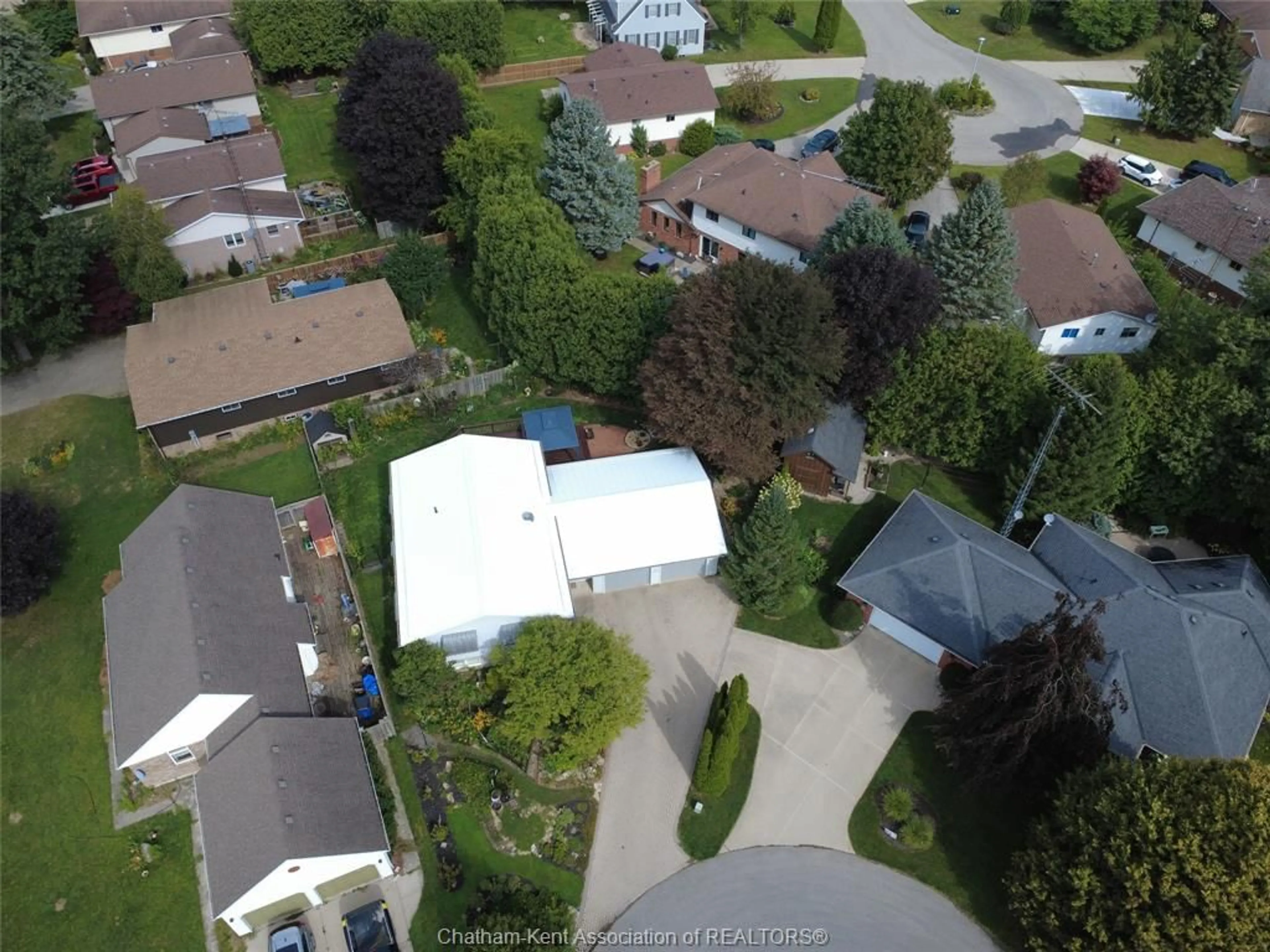 A pic from outside/outdoor area/front of a property/back of a property/a pic from drone, street for 3 Kyle Dr, Ridgetown Ontario N0P 2C0
