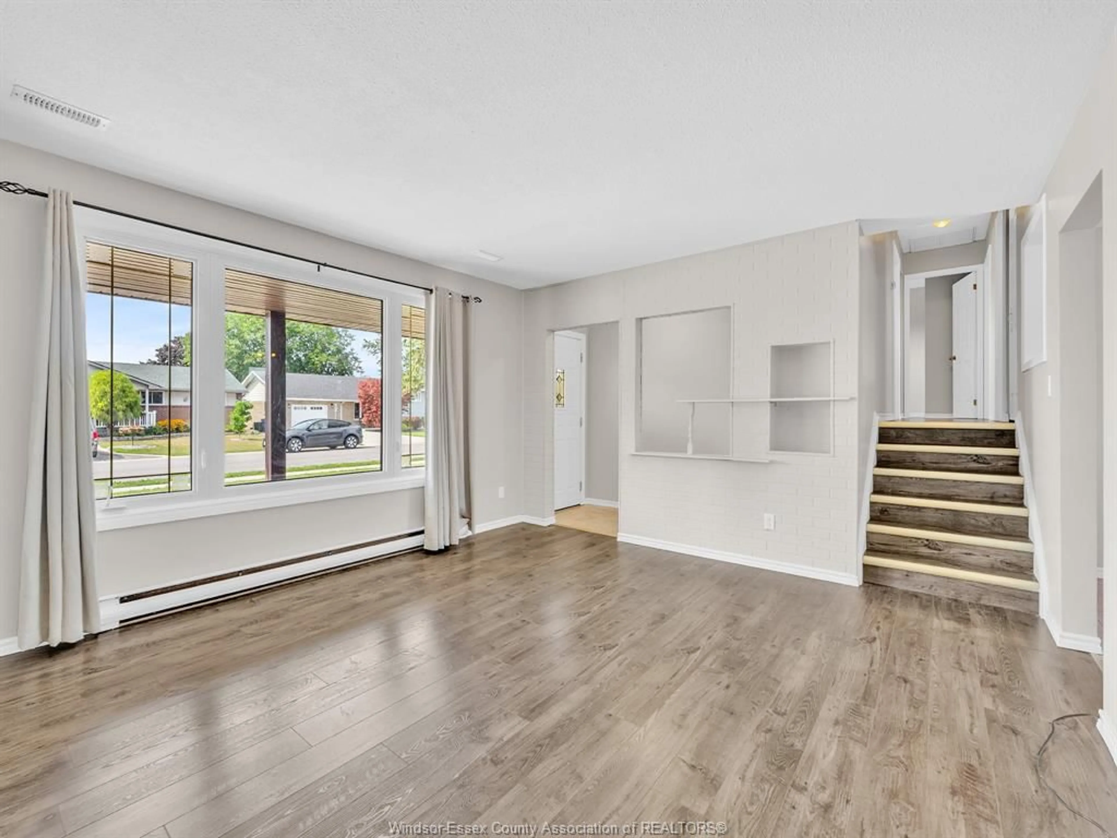 Unknown for 172 PACIFIC, Amherstburg Ontario N9V 3E2