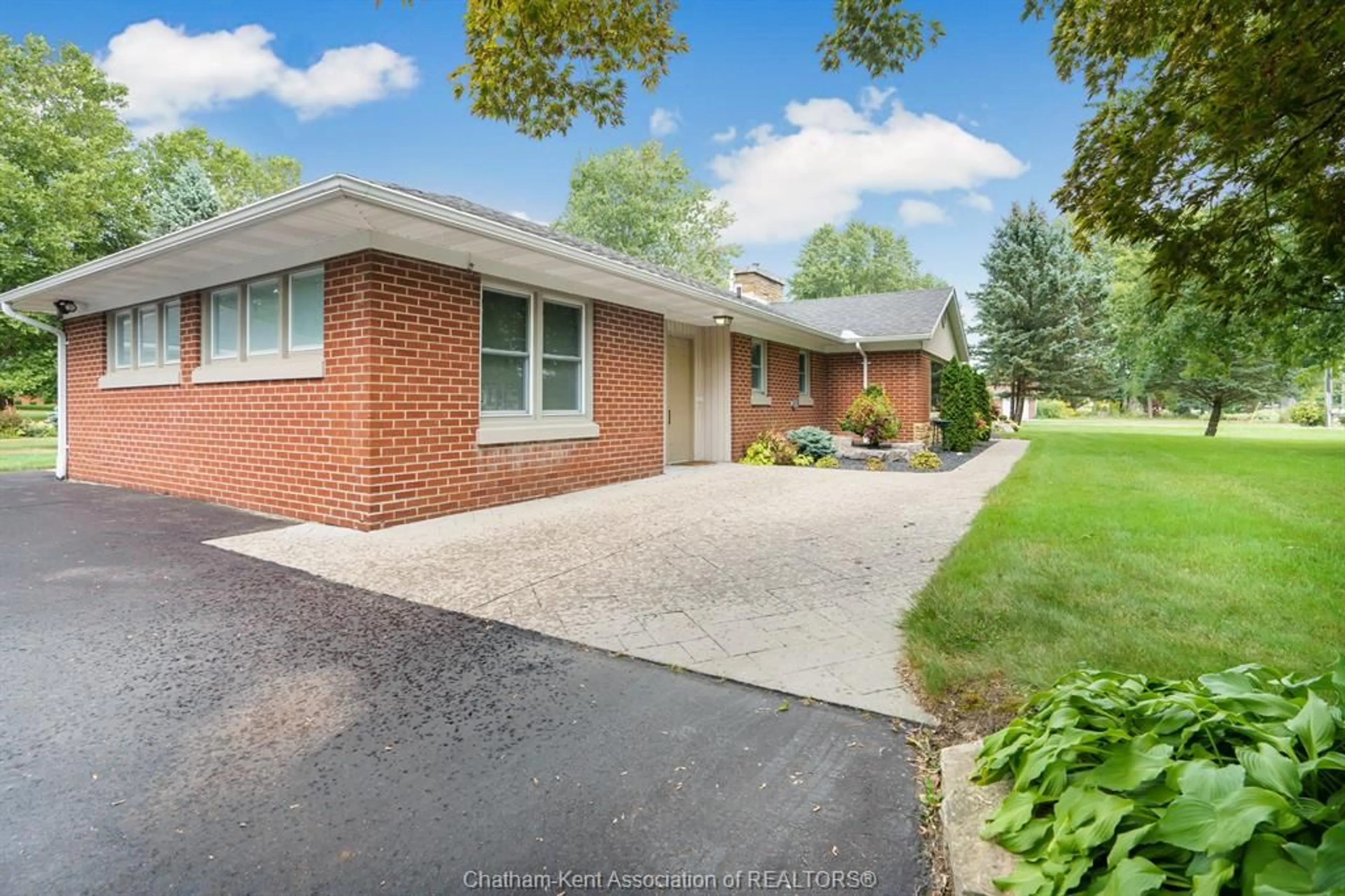 Home with brick exterior material, street for 37 Gregory Dr, Chatham Ontario N7L 2R2