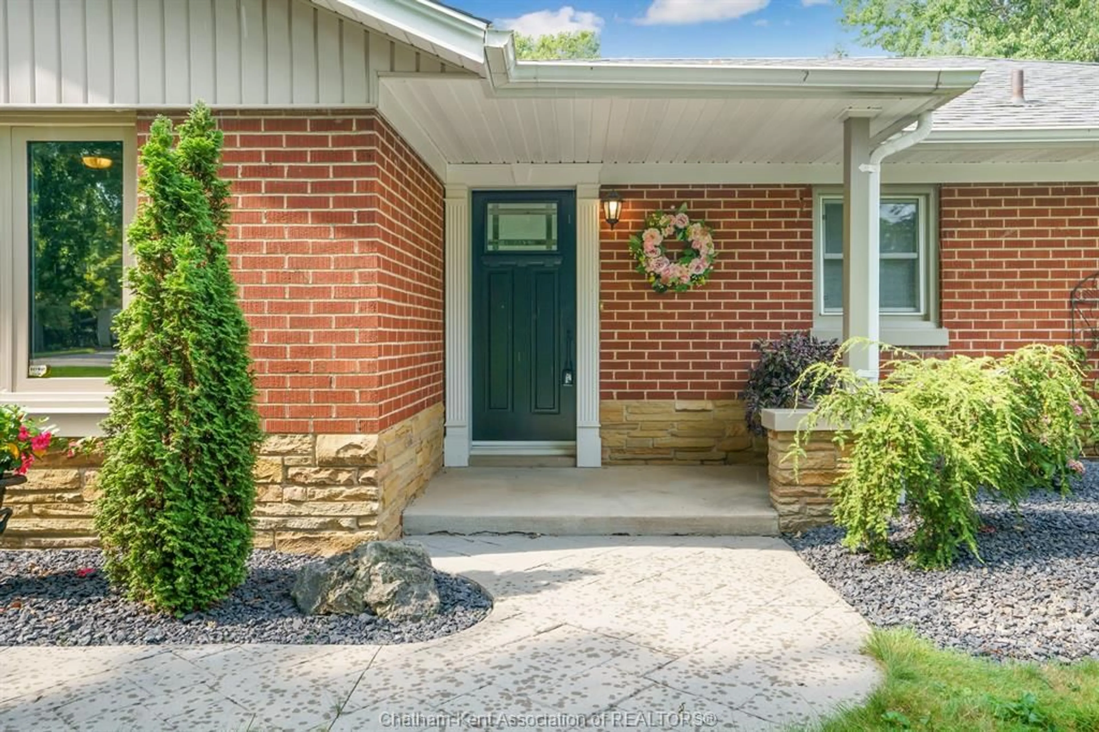 Home with brick exterior material, street for 37 Gregory Dr, Chatham Ontario N7L 2R2