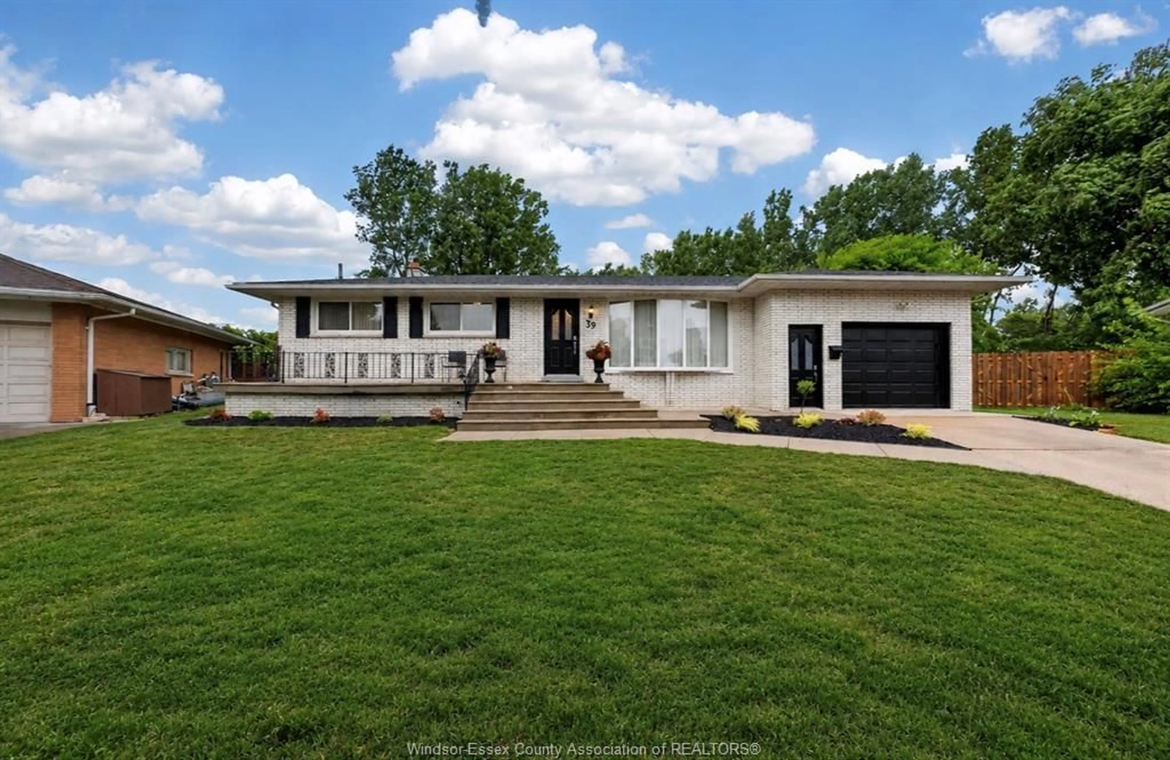 Unknown for 39 JOHNSON Ave, Leamington Ontario N8H 3T8