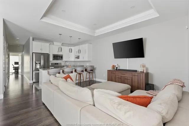 1962 ETHAN Crt, Windsor 5