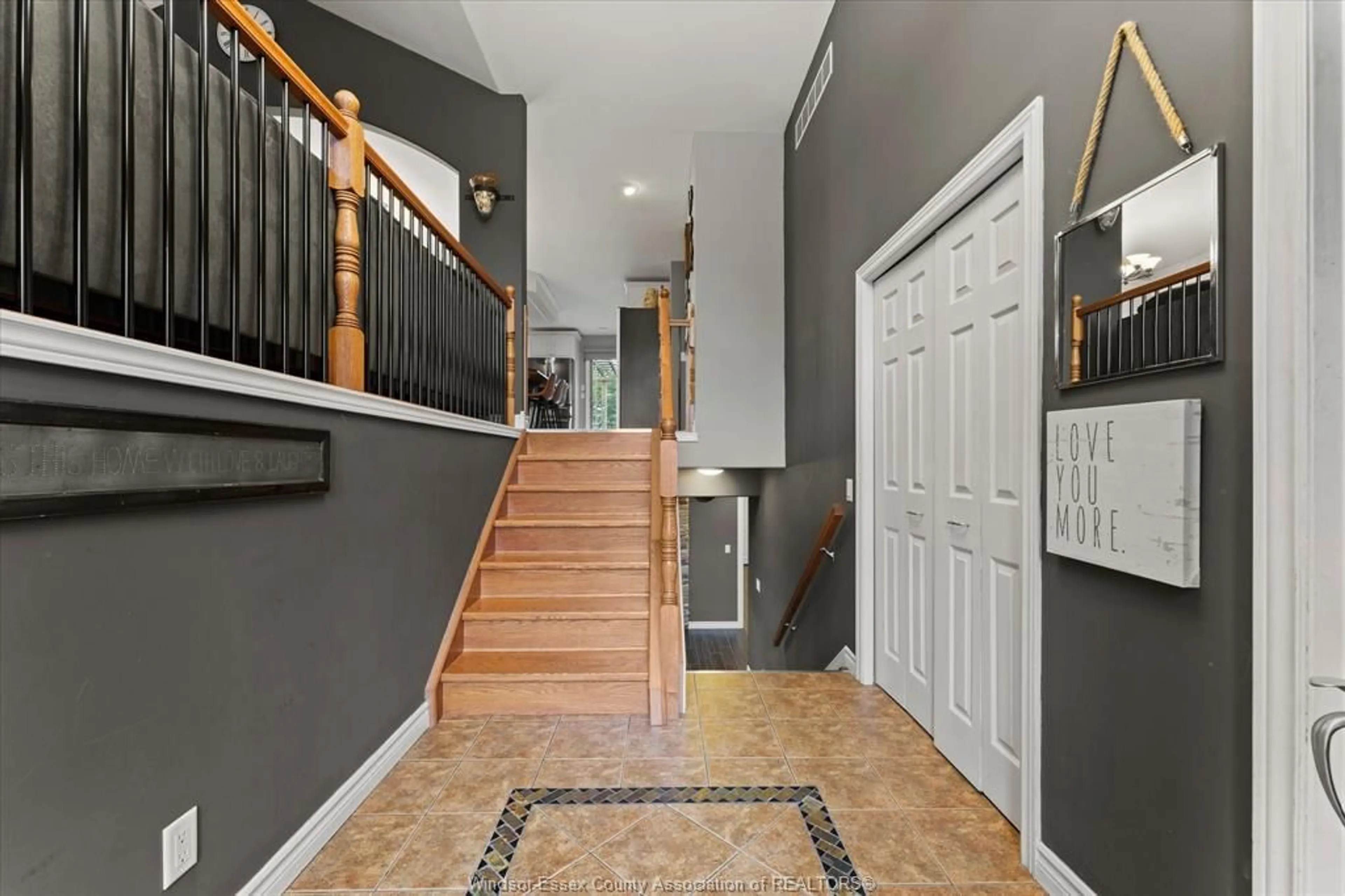 Indoor foyer for 270 ST. PETER, Belle River Ontario N8L 0N7