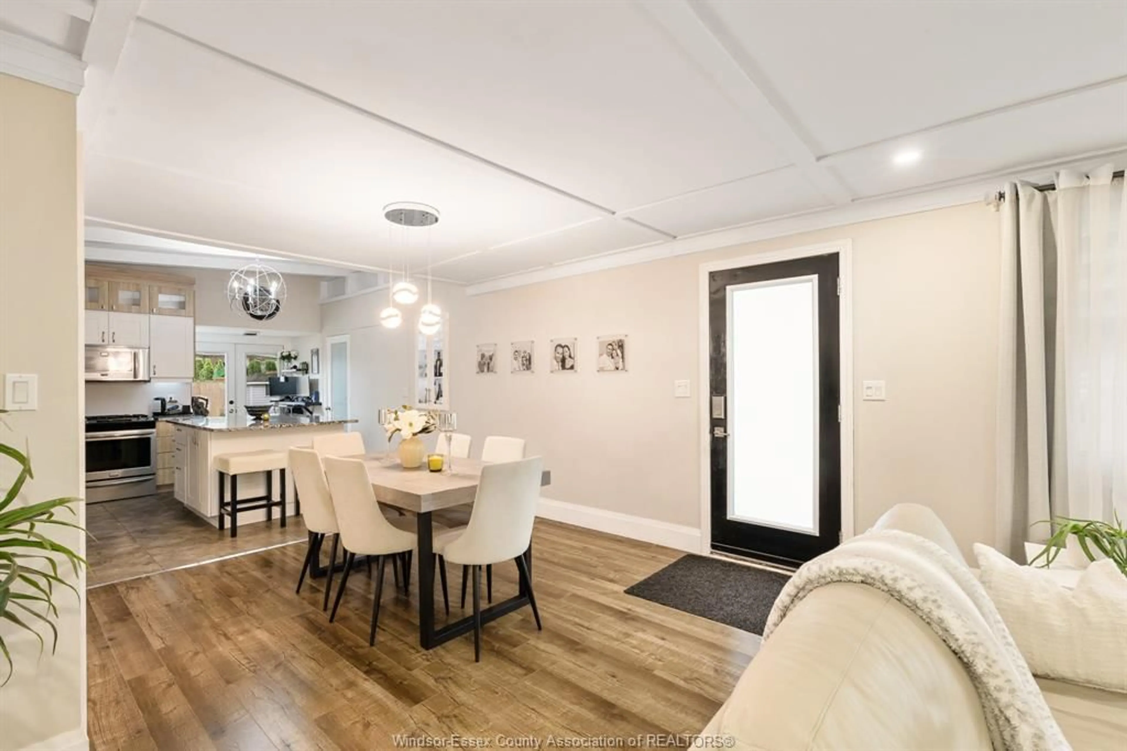Dining room, wood/laminate floor for 112 CLOVELLY, Tecumseh Ontario N8N 1G1