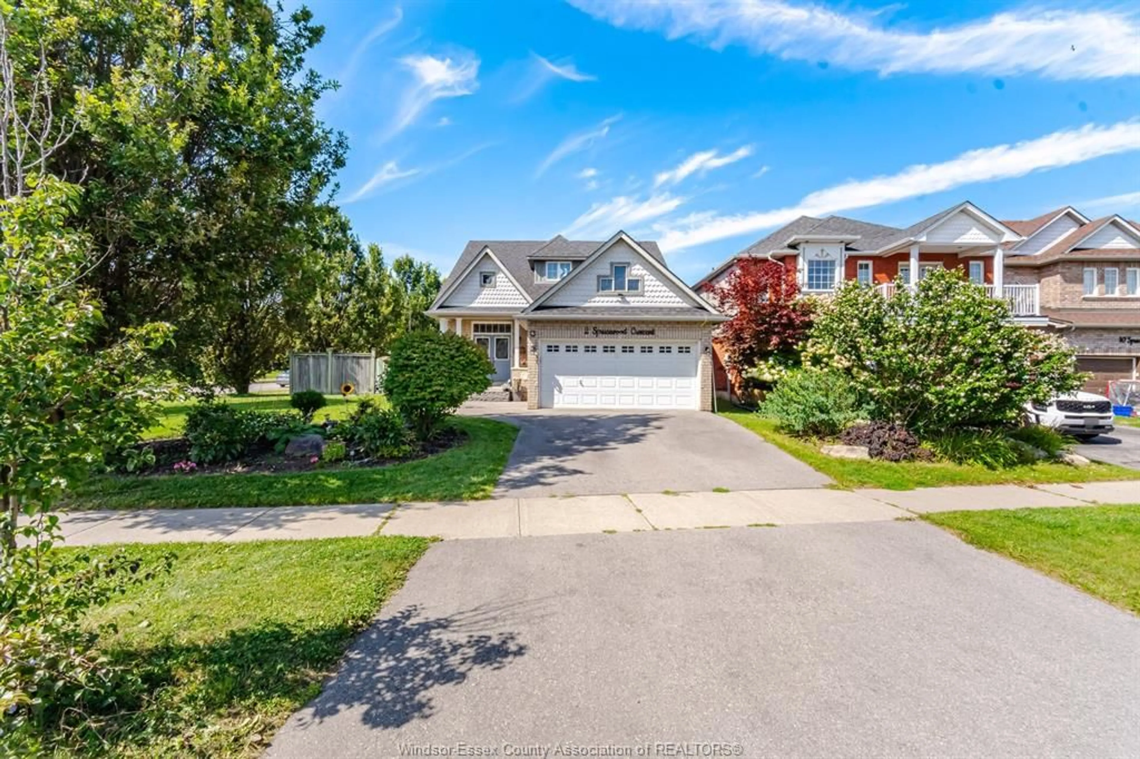 A pic from outside/outdoor area/front of a property/back of a property/a pic from drone, street for 2 SPRUCEWOOD Cres, Bowmanville Ontario L1C 5C6