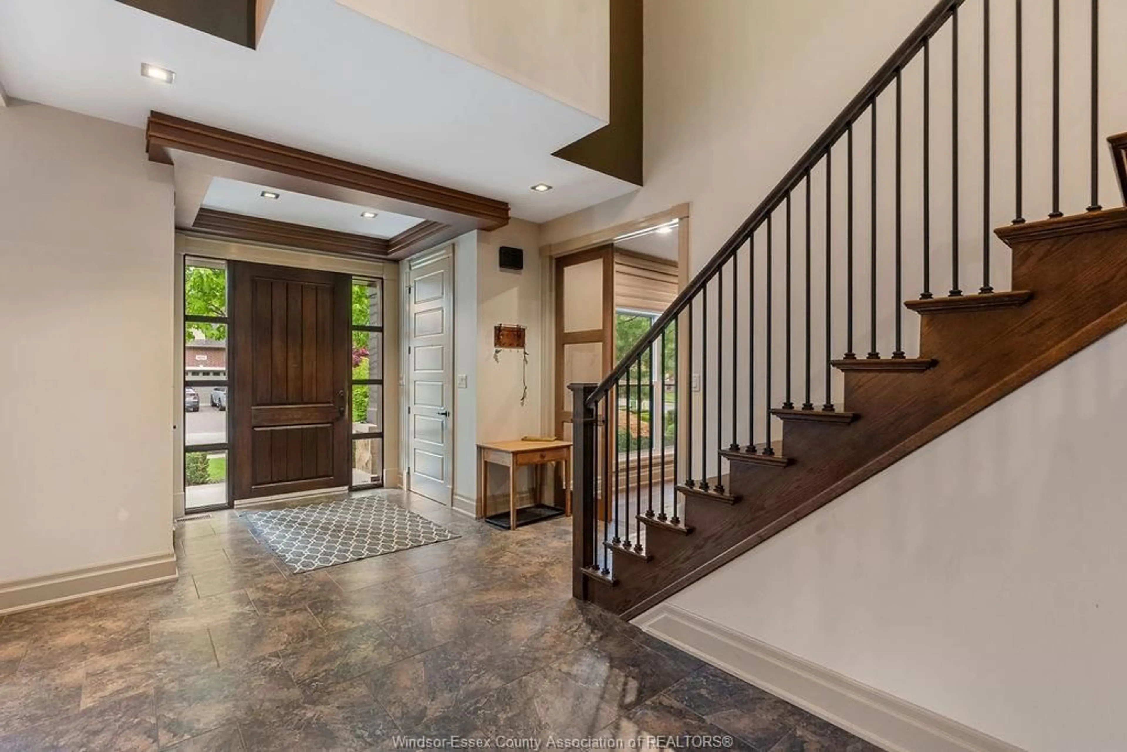 Indoor entryway for 1120 Deerview, LaSalle Ontario N9J 0A7